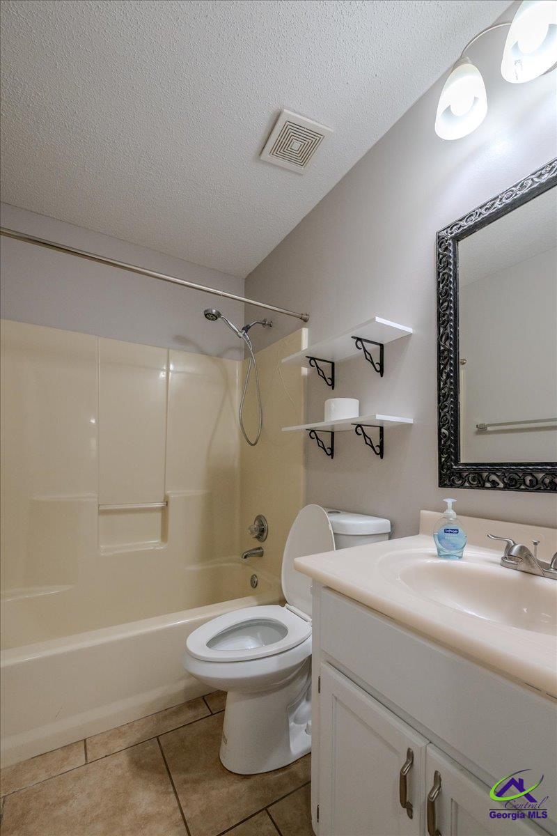 1525 Sweetwater