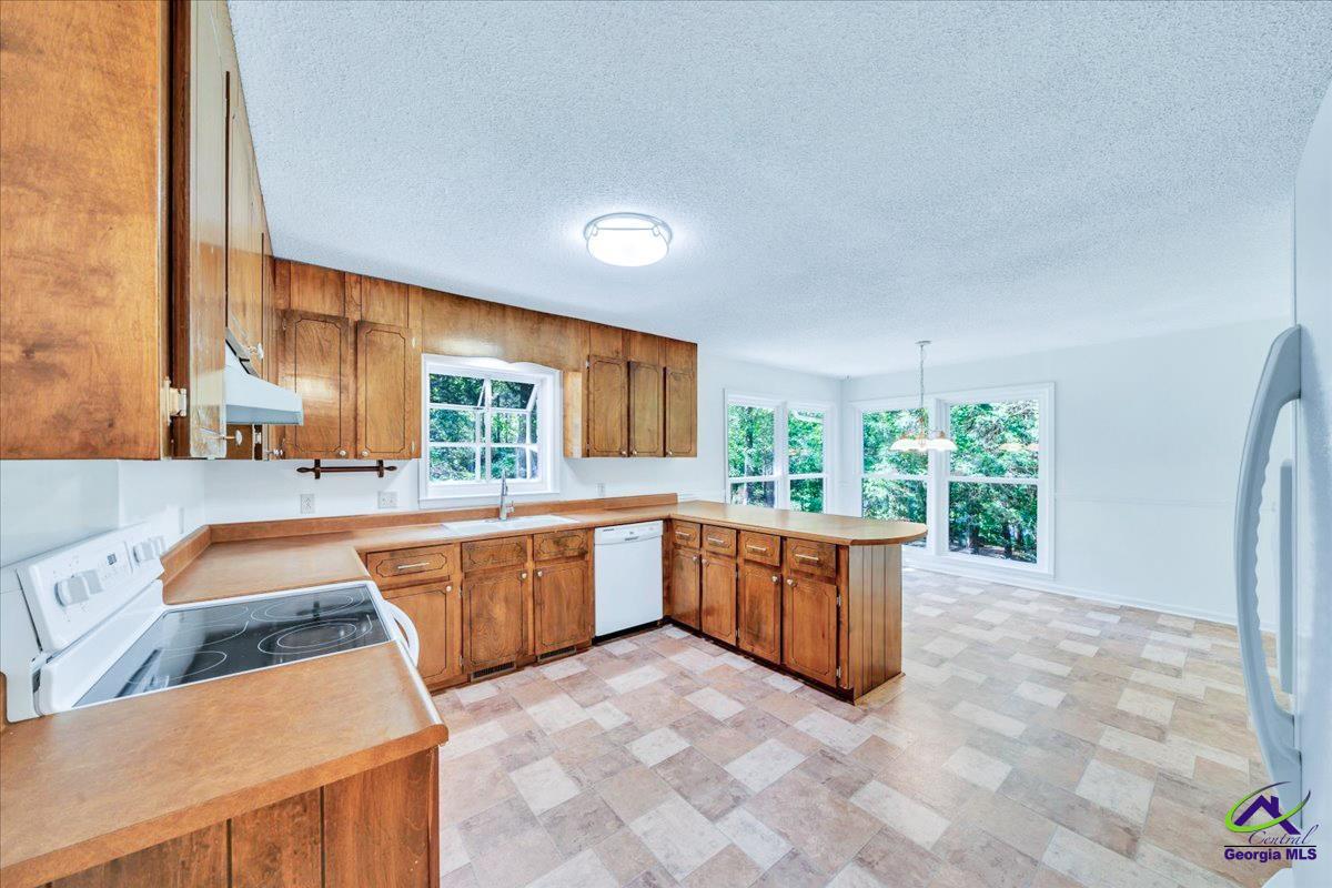 909 Cochran Dr