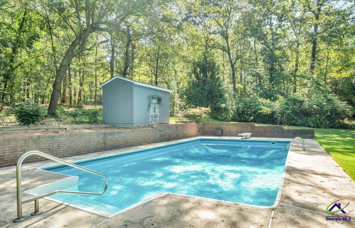909 Cochran Dr