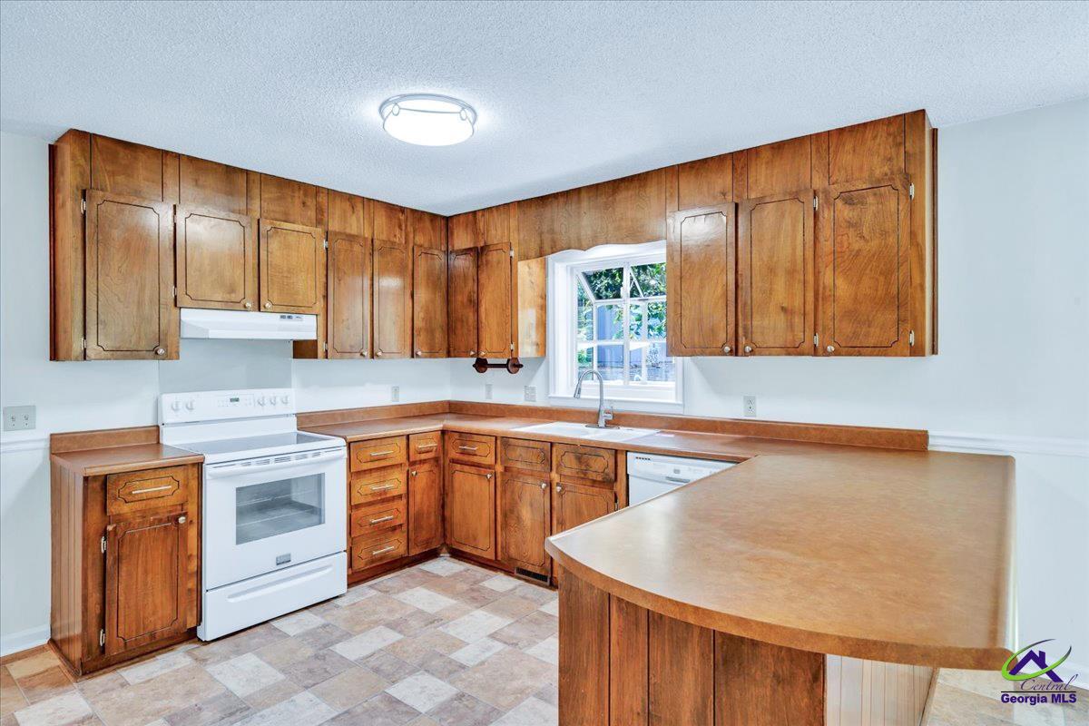 909 Cochran Dr