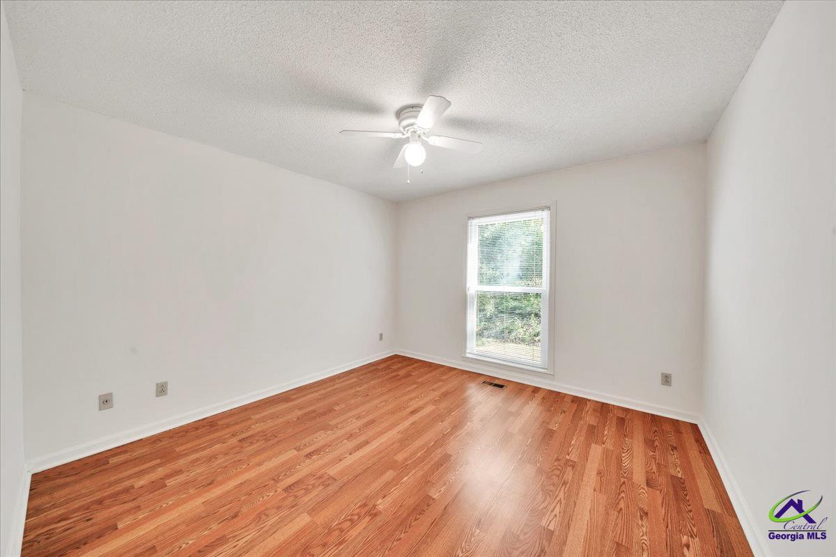 909 Cochran Dr