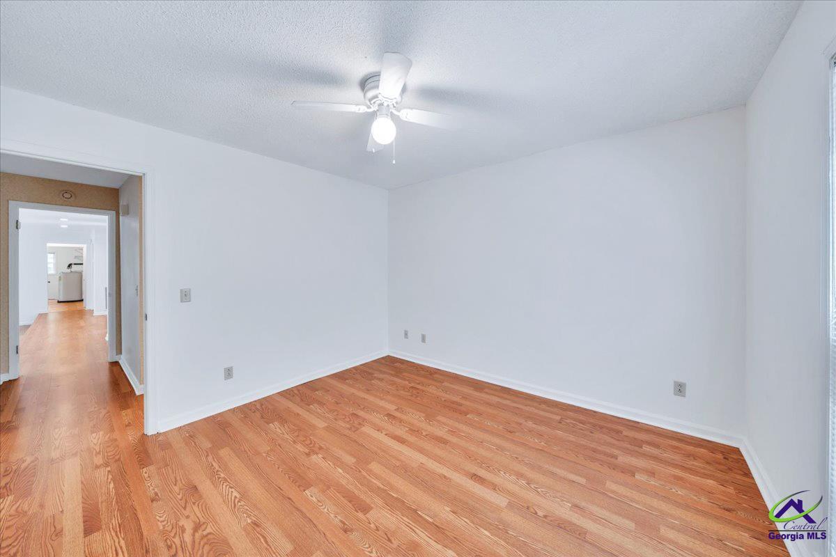 909 Cochran Dr
