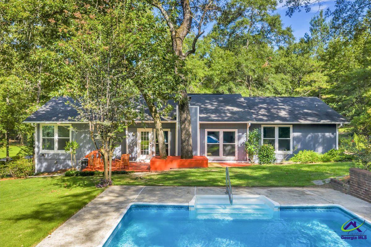 909 Cochran Dr
