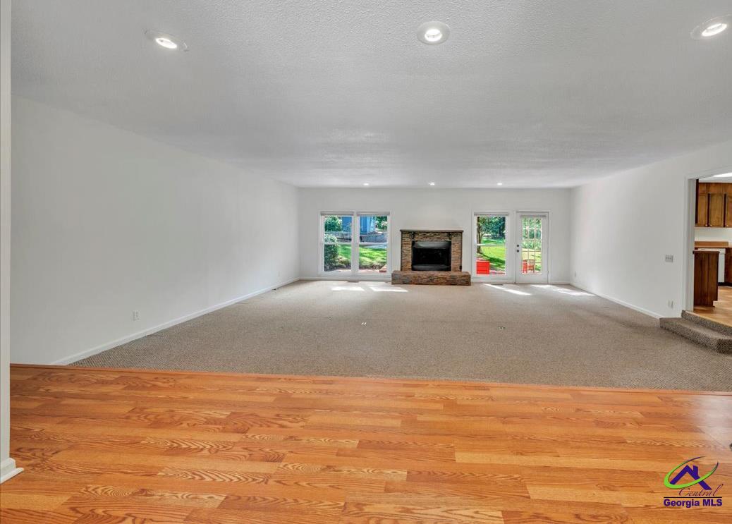 909 Cochran Dr