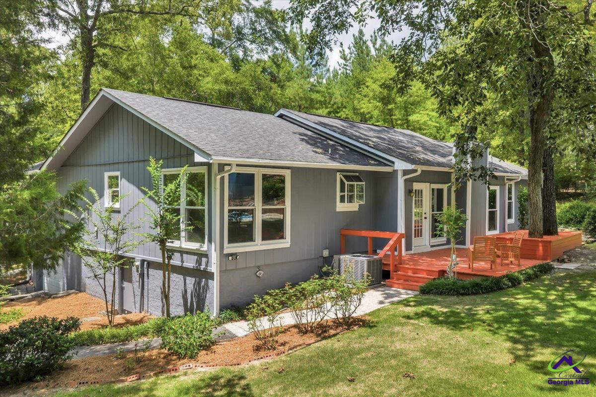 909 Cochran Dr