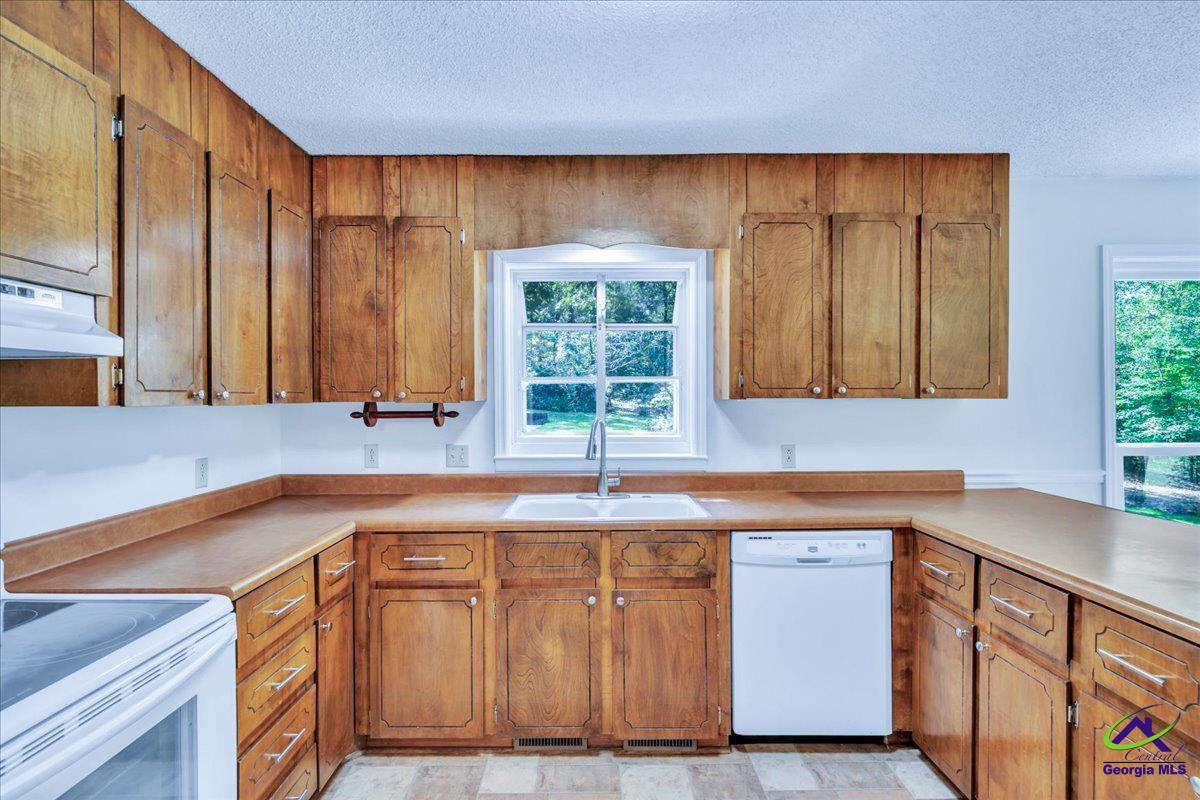 909 Cochran Dr