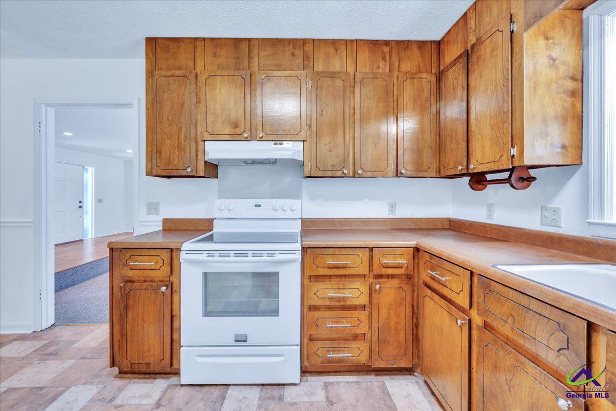 909 Cochran Dr