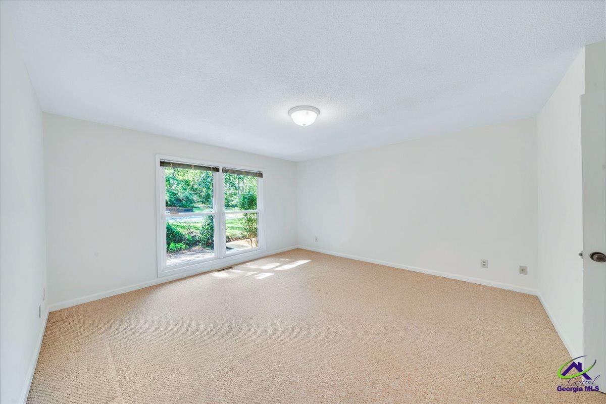 909 Cochran Dr