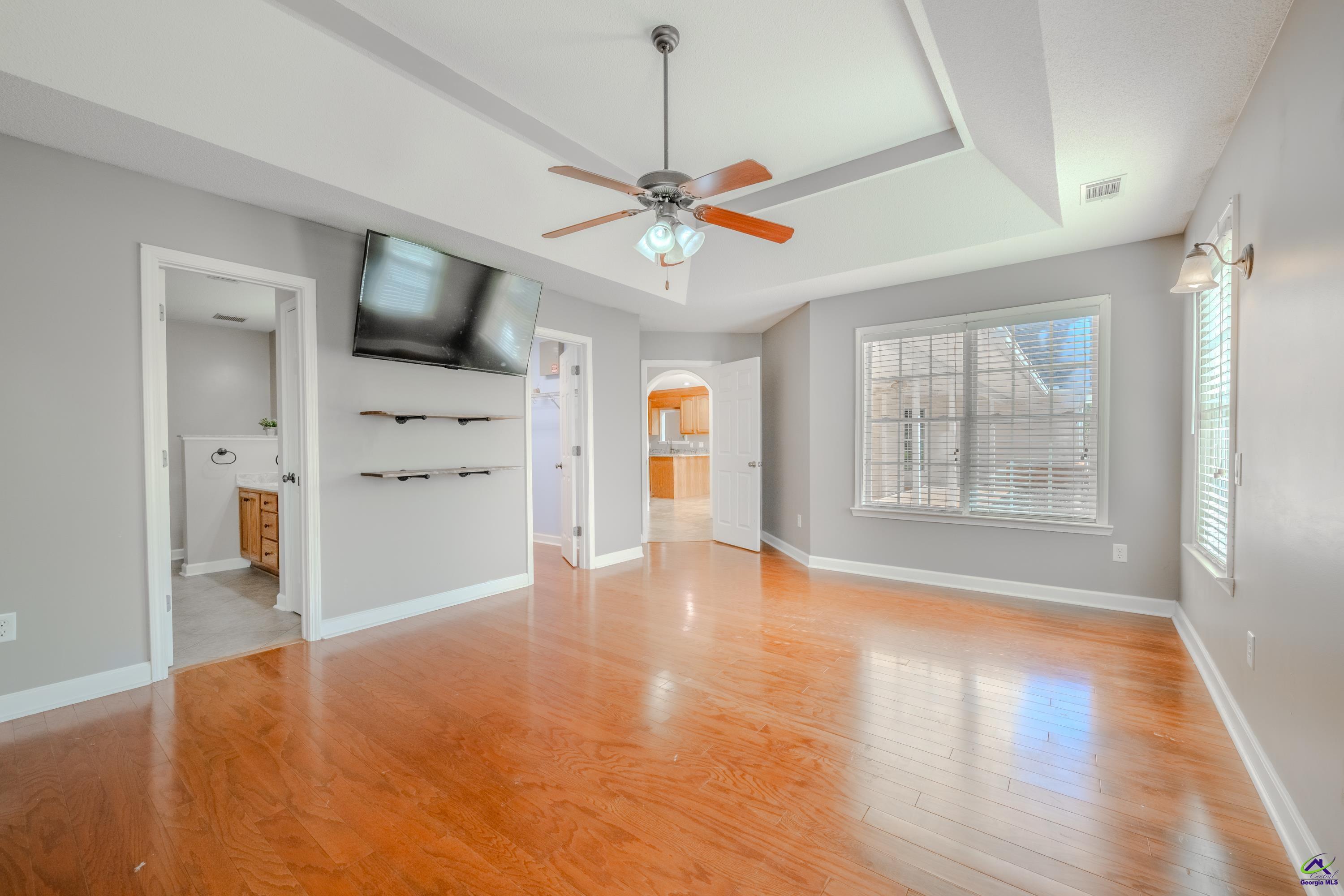 611 Bay Laurel