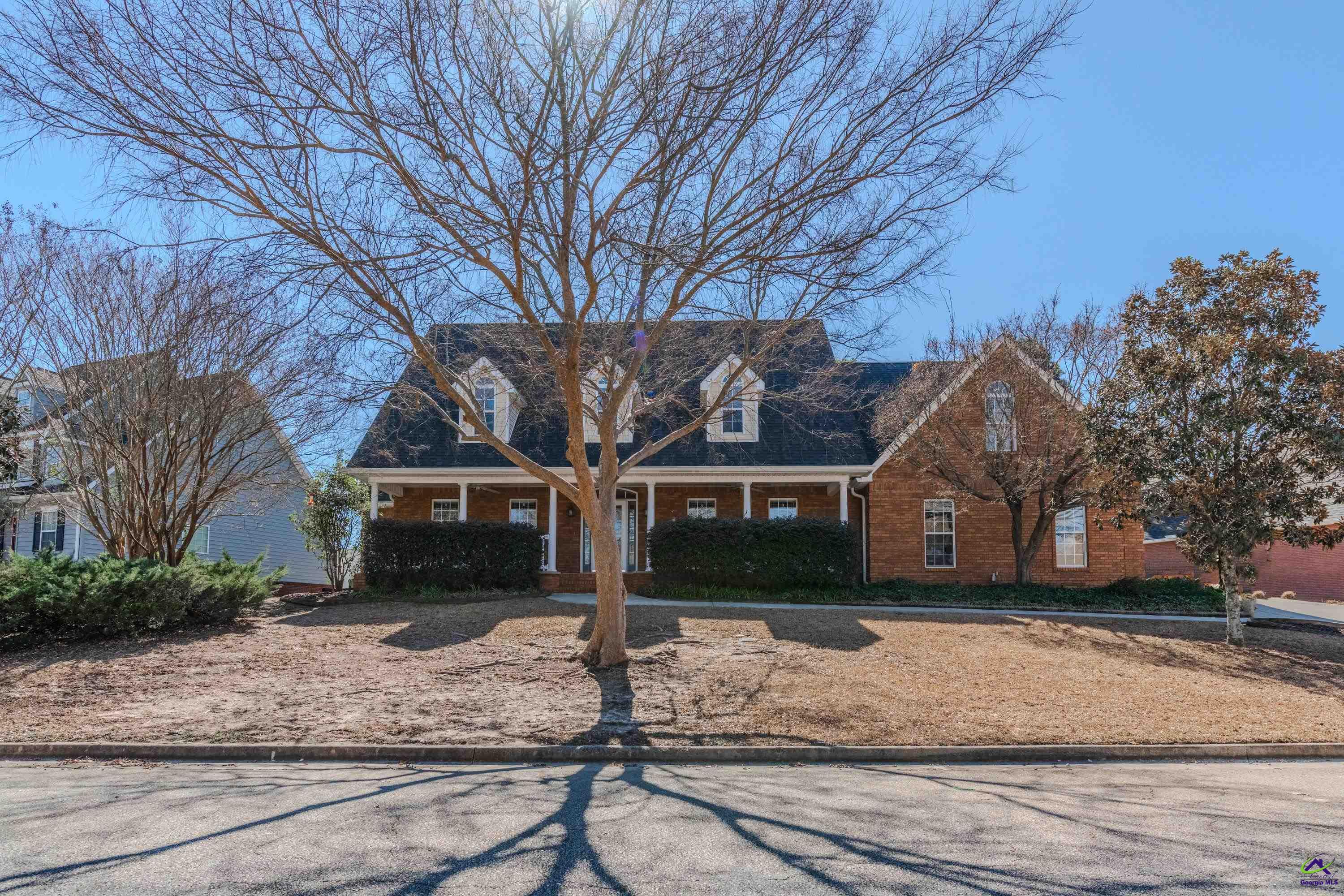 611 Bay Laurel