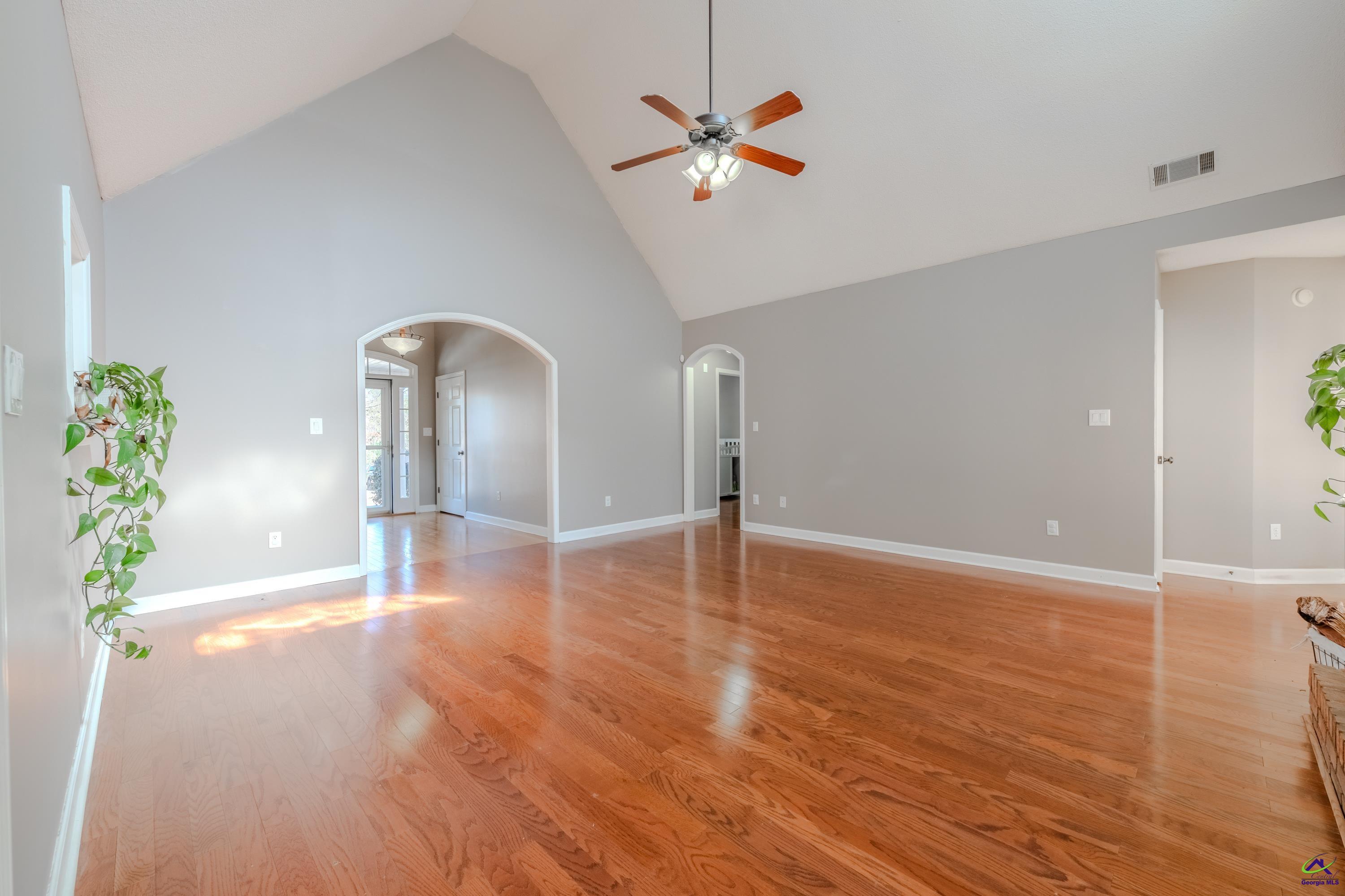 611 Bay Laurel