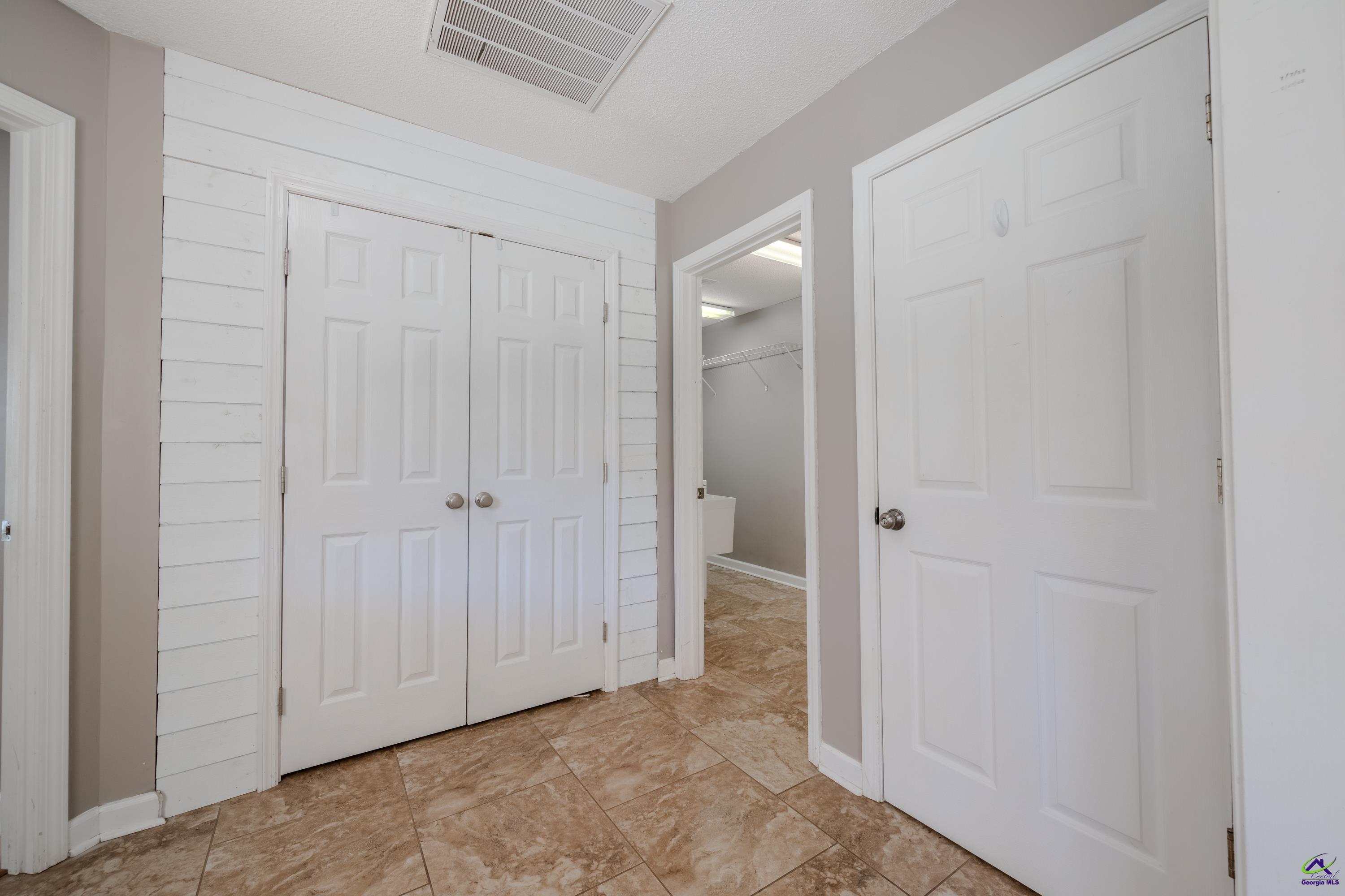 611 Bay Laurel