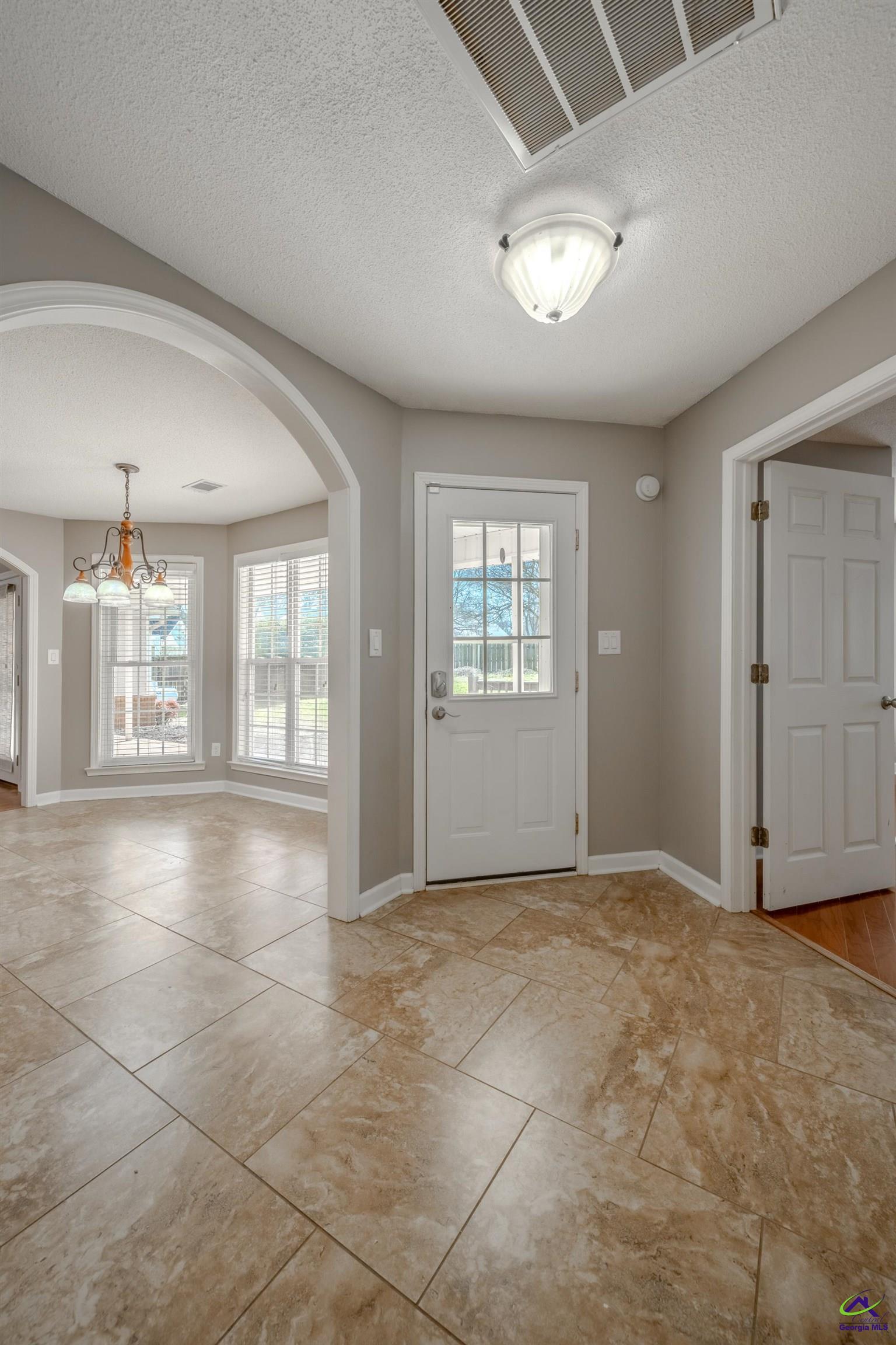 611 Bay Laurel