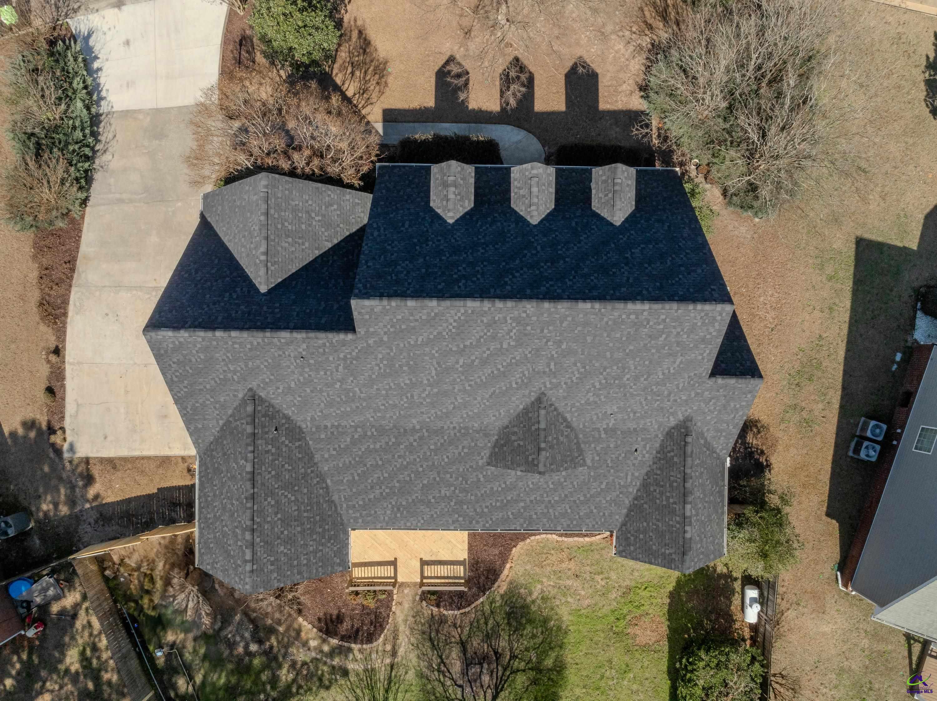 611 Bay Laurel