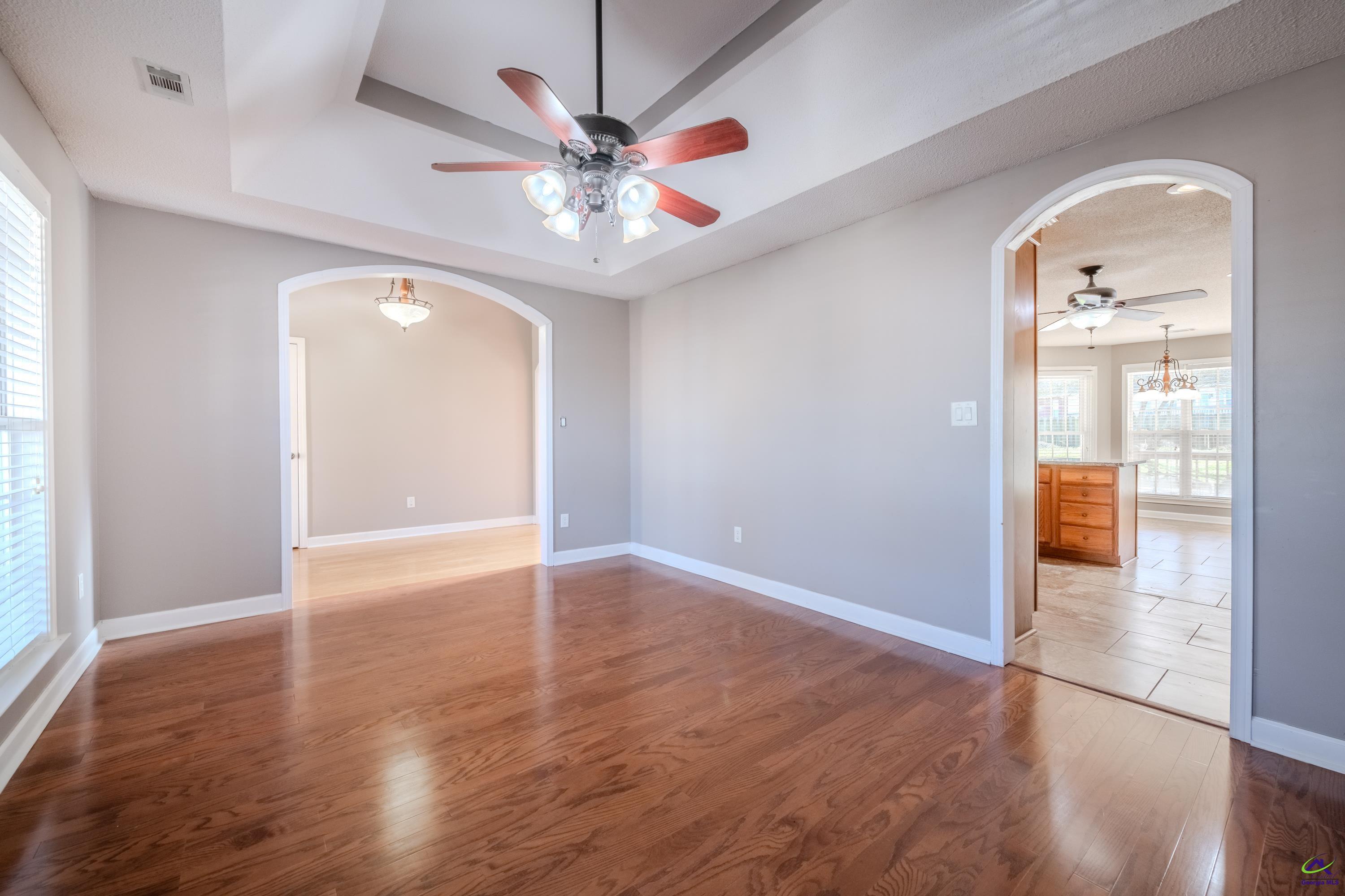 611 Bay Laurel