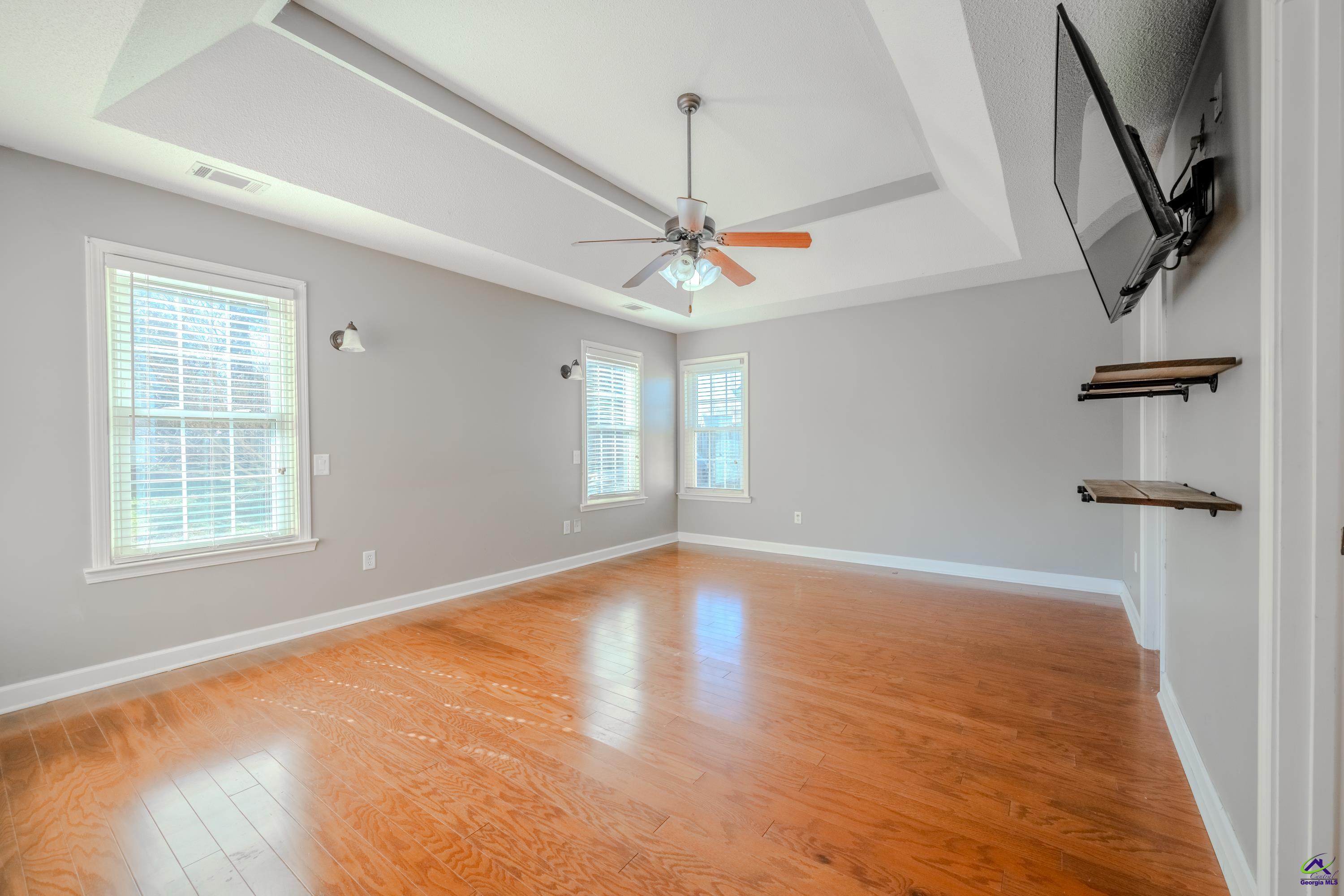 611 Bay Laurel