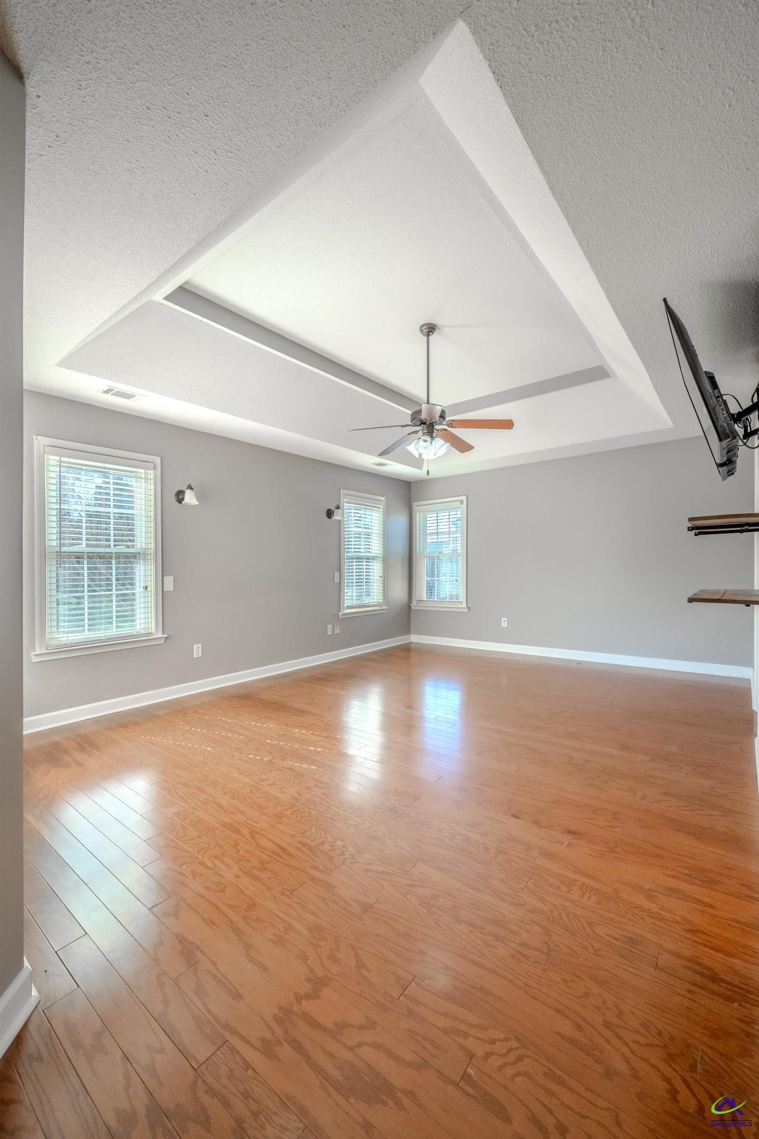 611 Bay Laurel