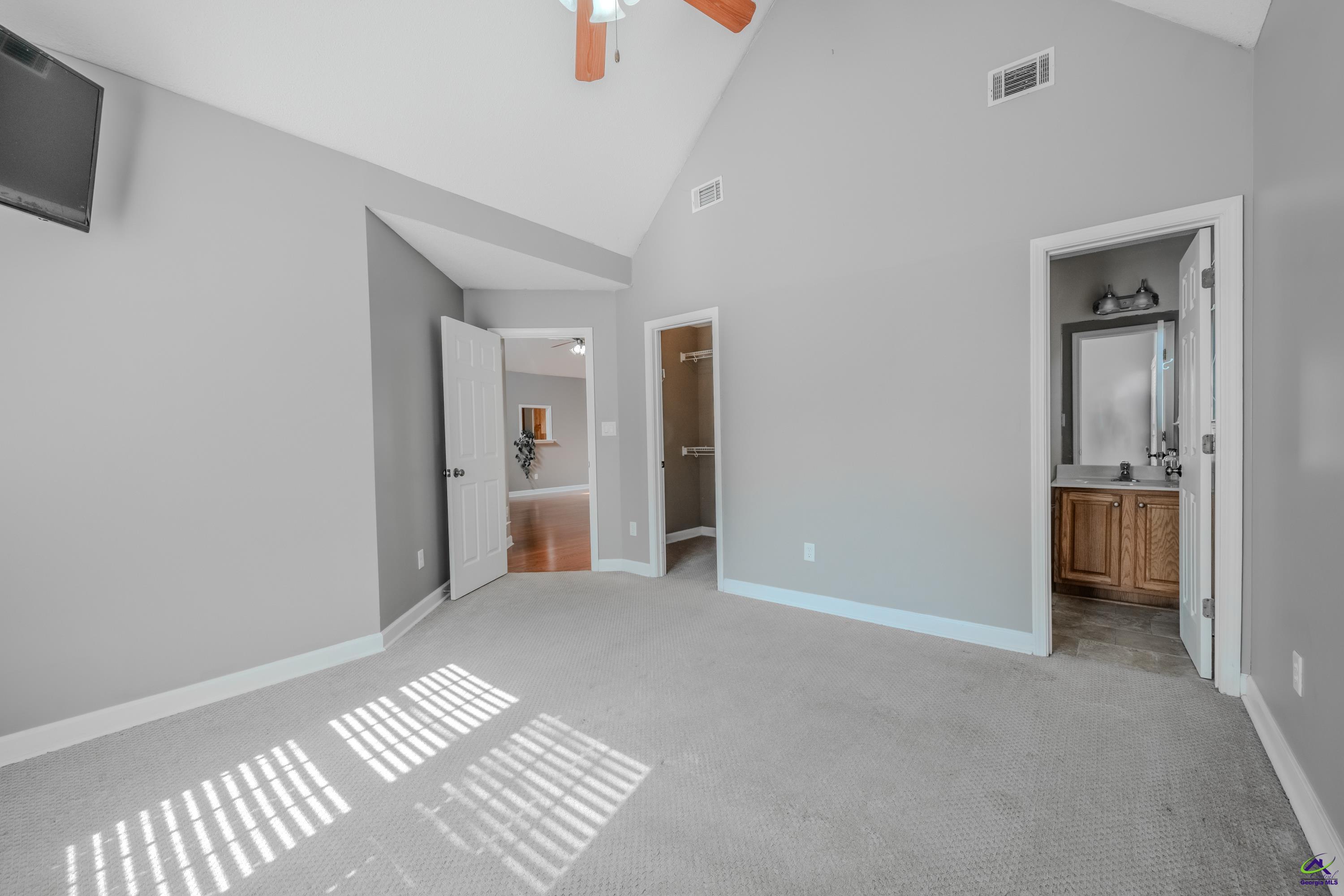 611 Bay Laurel