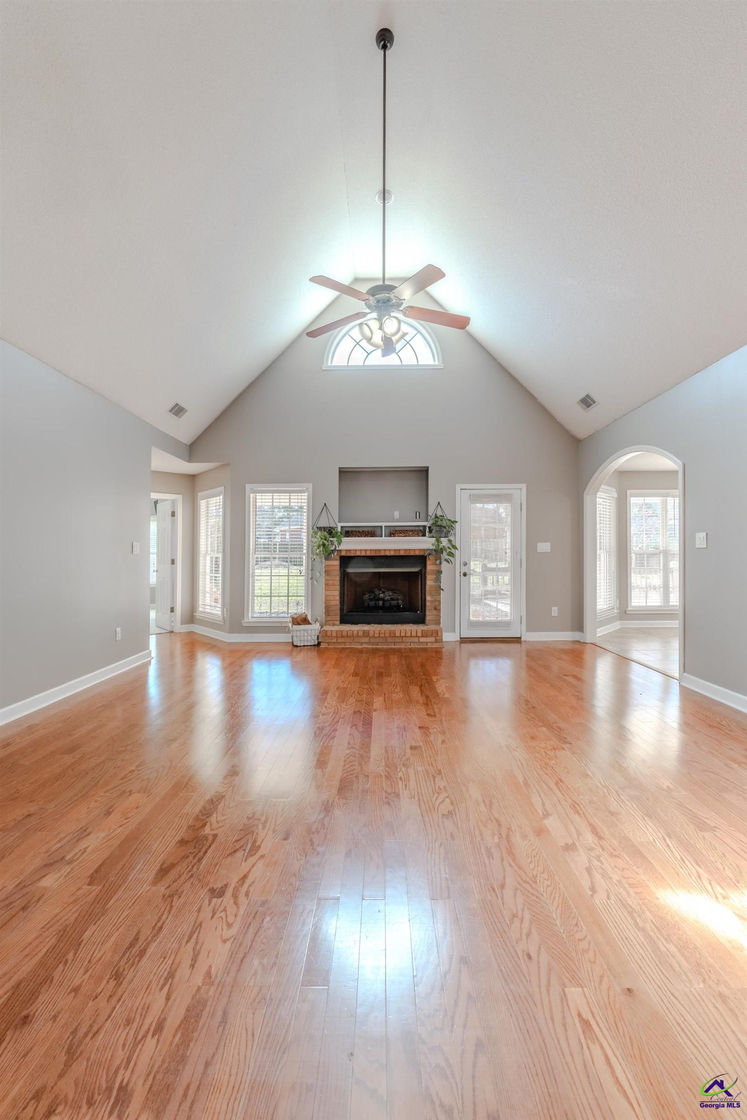 611 Bay Laurel