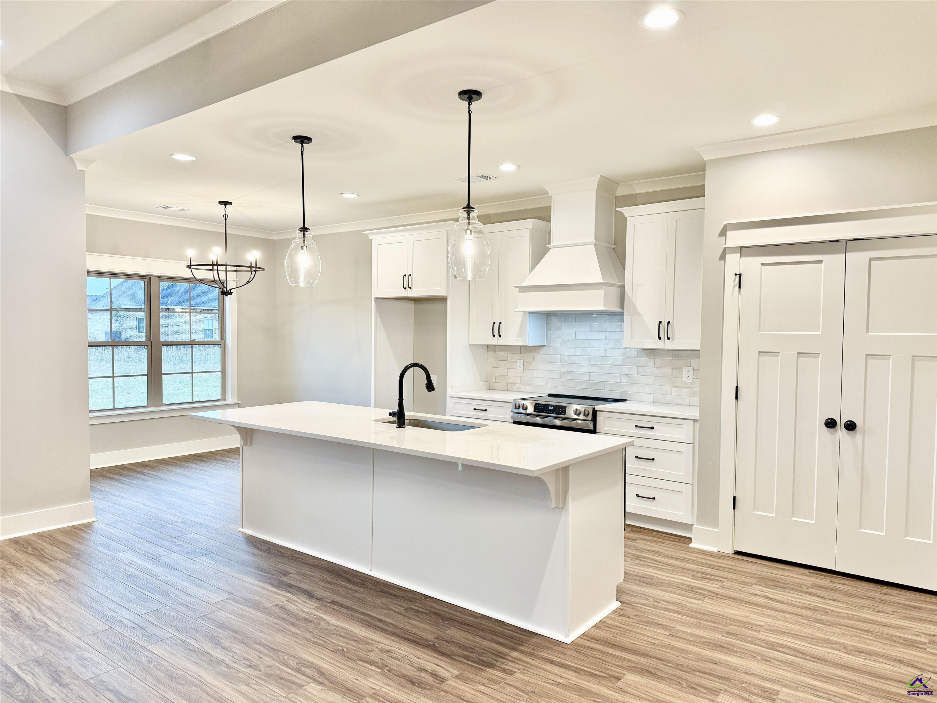 525 Bristleleaf Path