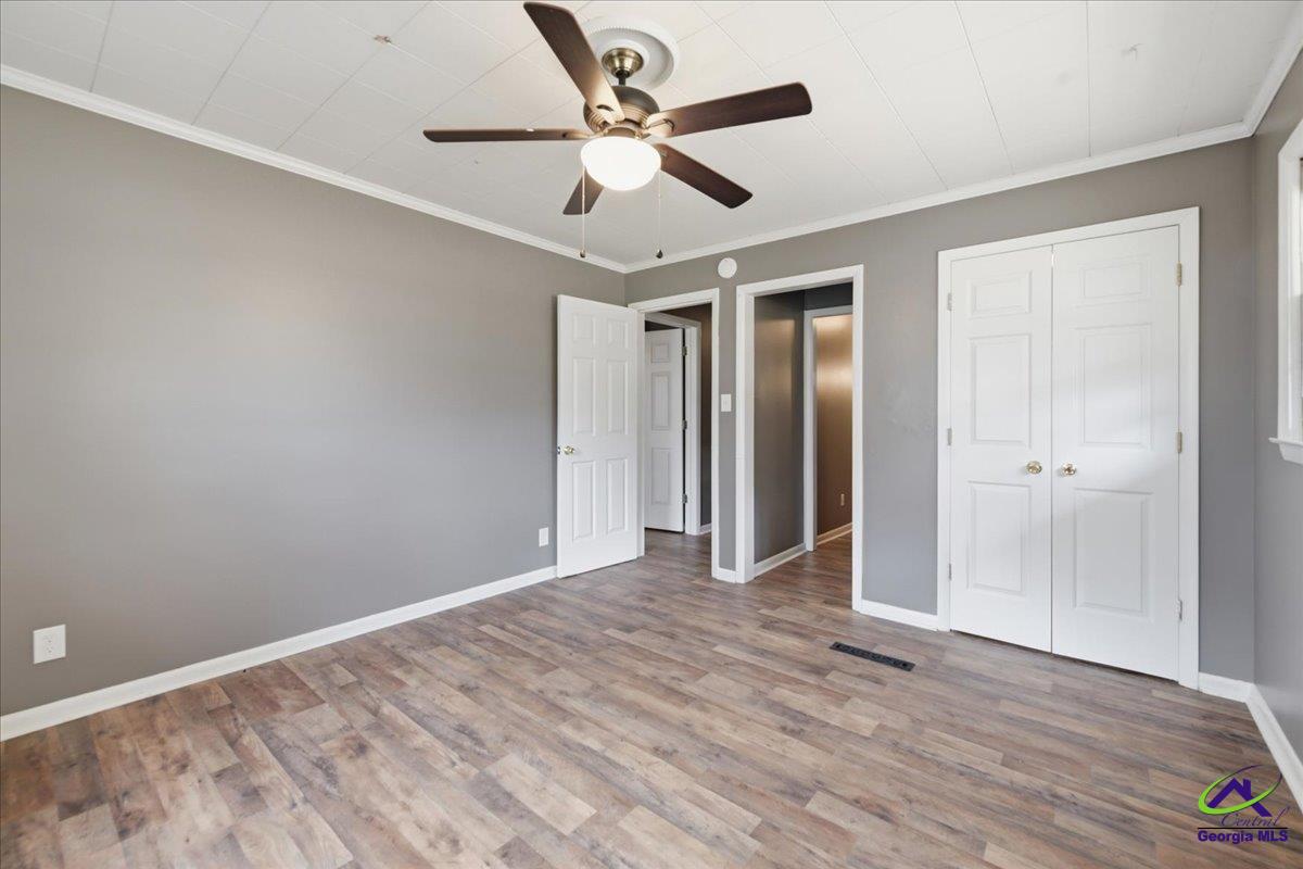 2554 Delano
