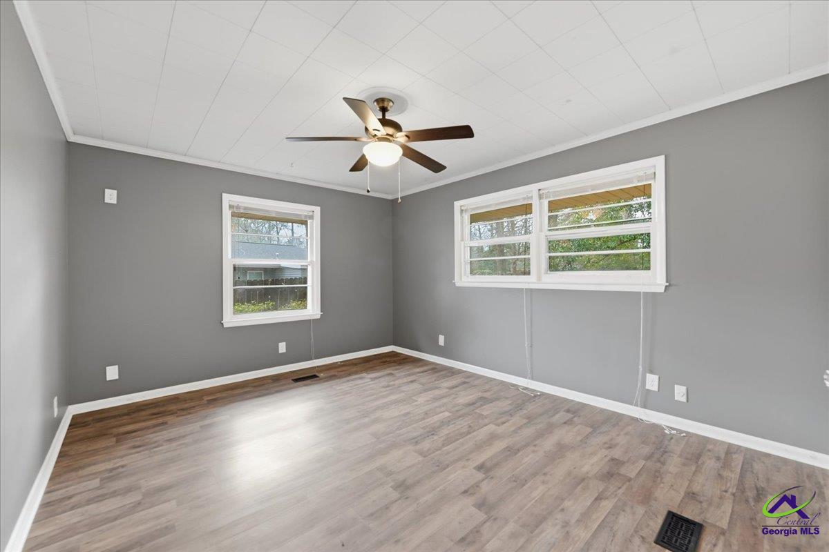 2554 Delano