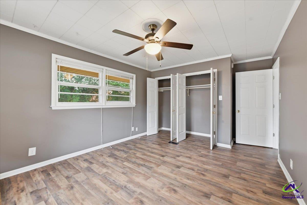 2554 Delano