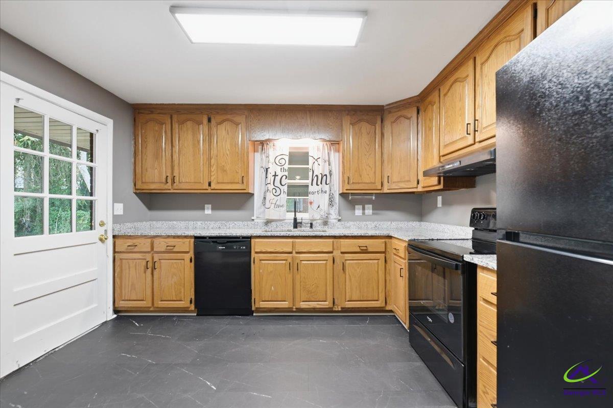 2554 Delano
