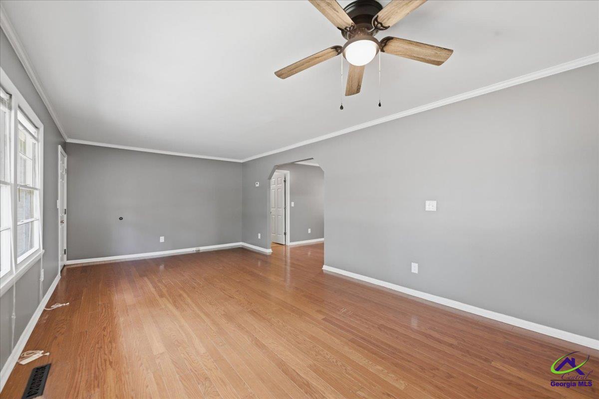 2554 Delano