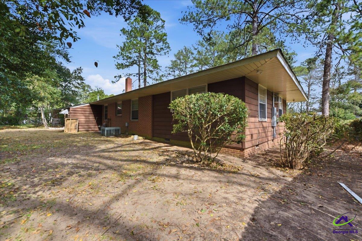 2554 Delano