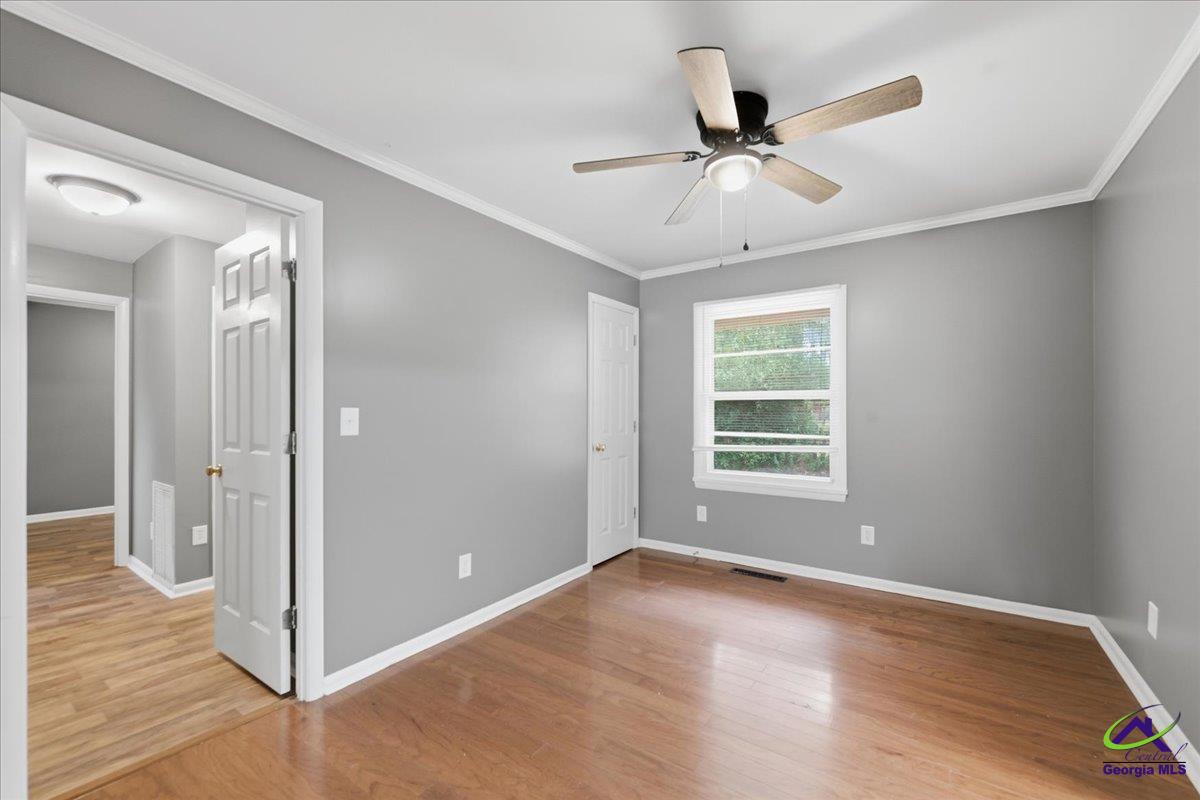 2554 Delano