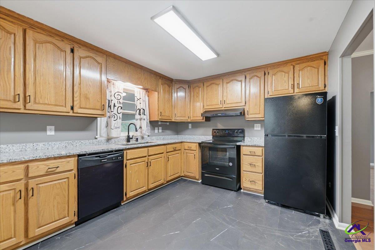 2554 Delano