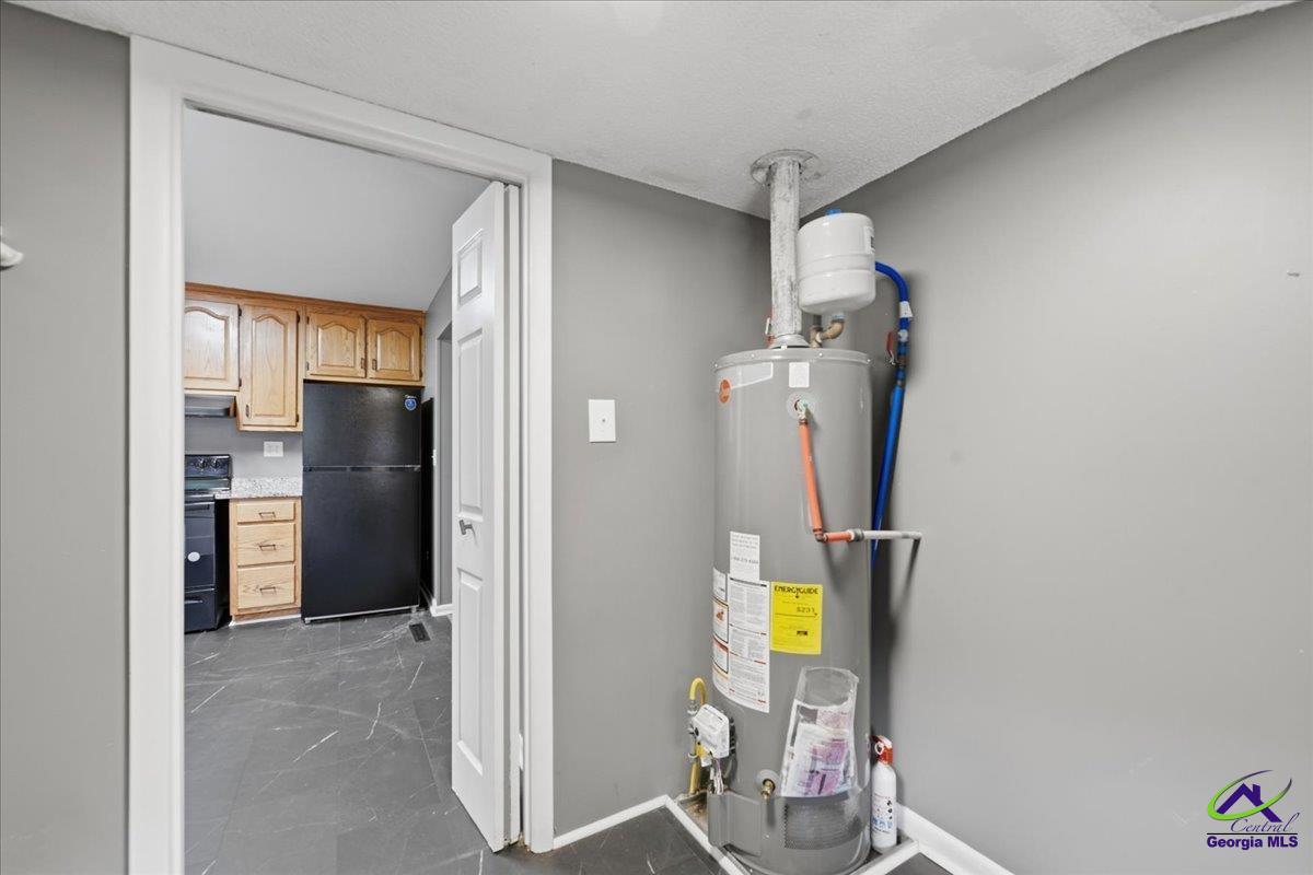 2554 Delano