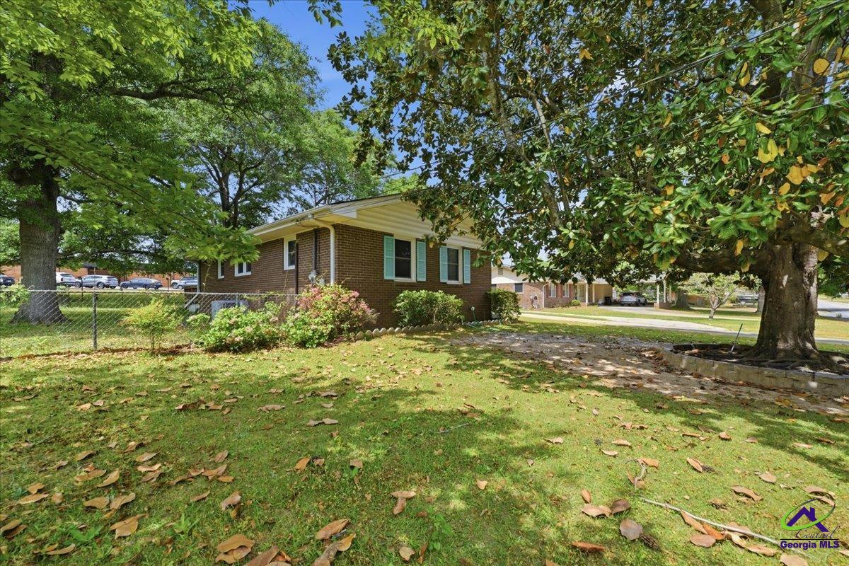202 Self Street