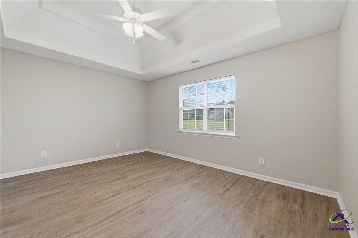305 links view Dr