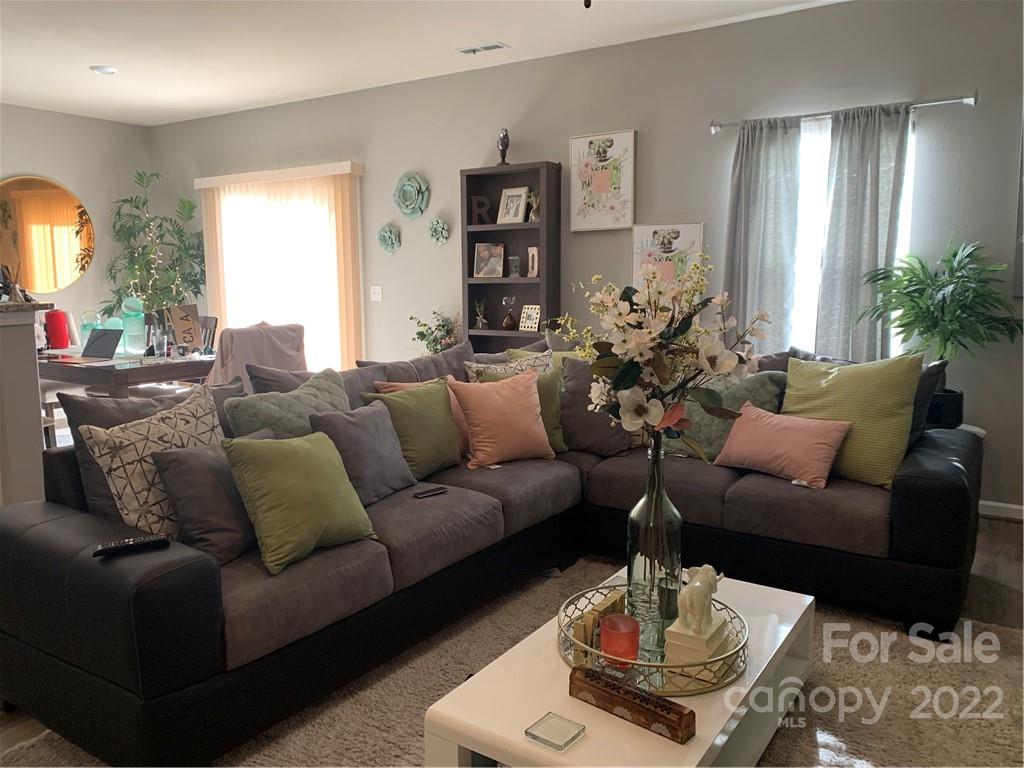973 Joselynn Drive