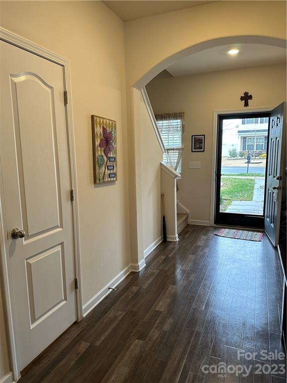 977 Joselynn Drive