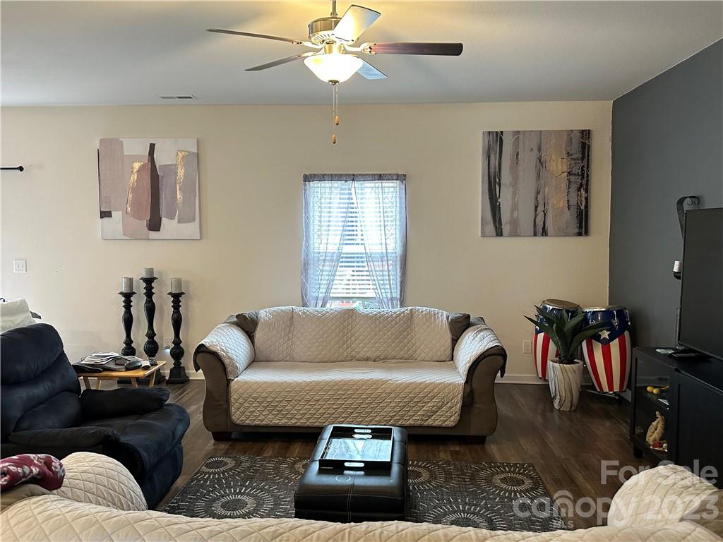 977 Joselynn Drive
