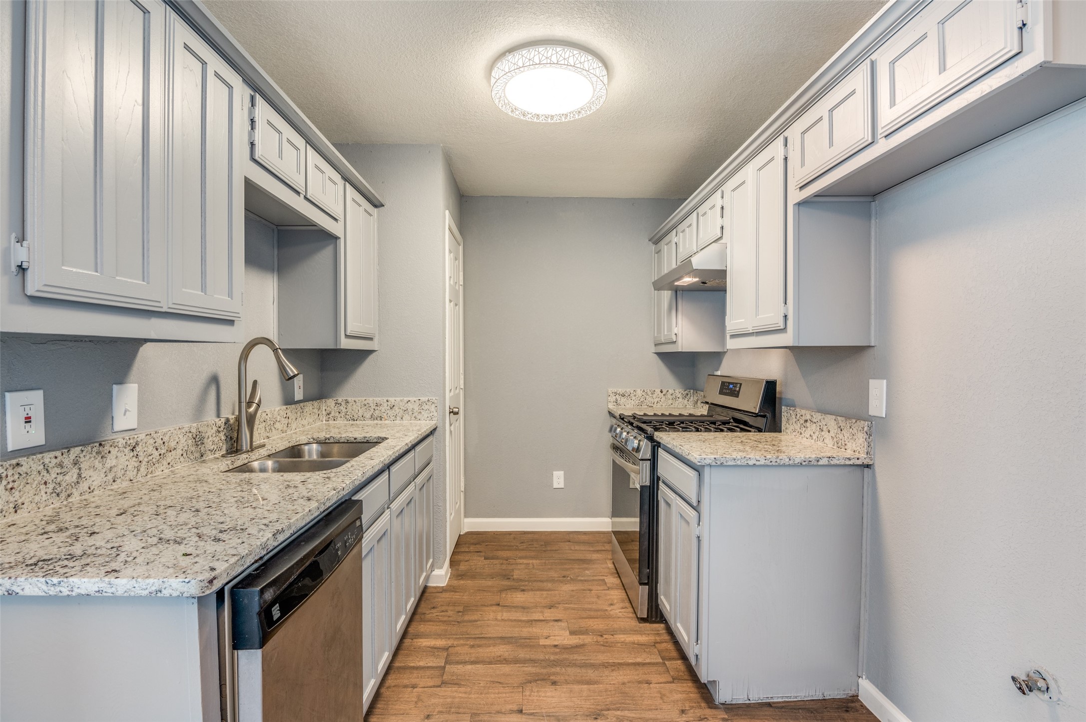 1728 Dynasty Drive
