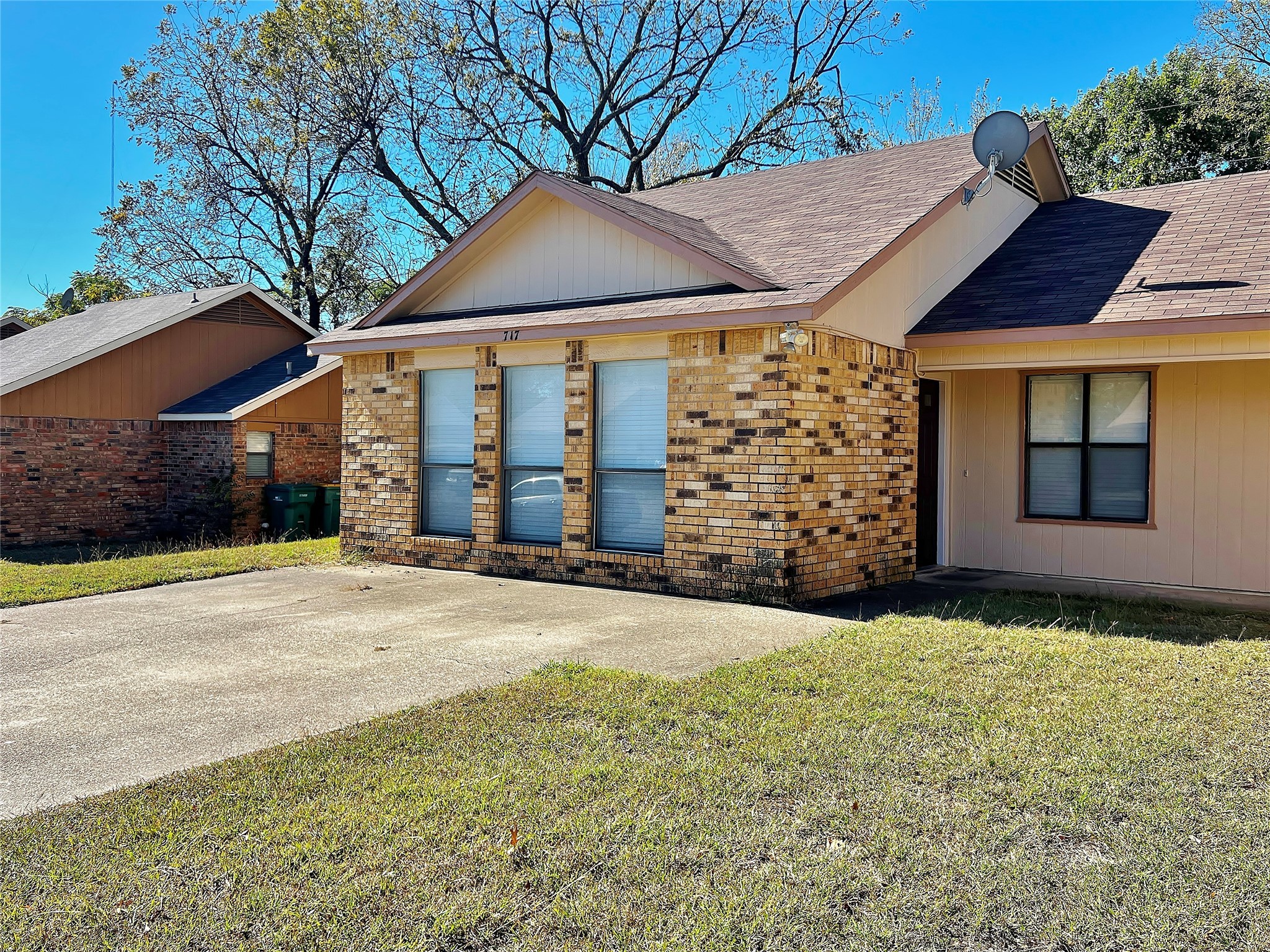 717 Hillcrest Court