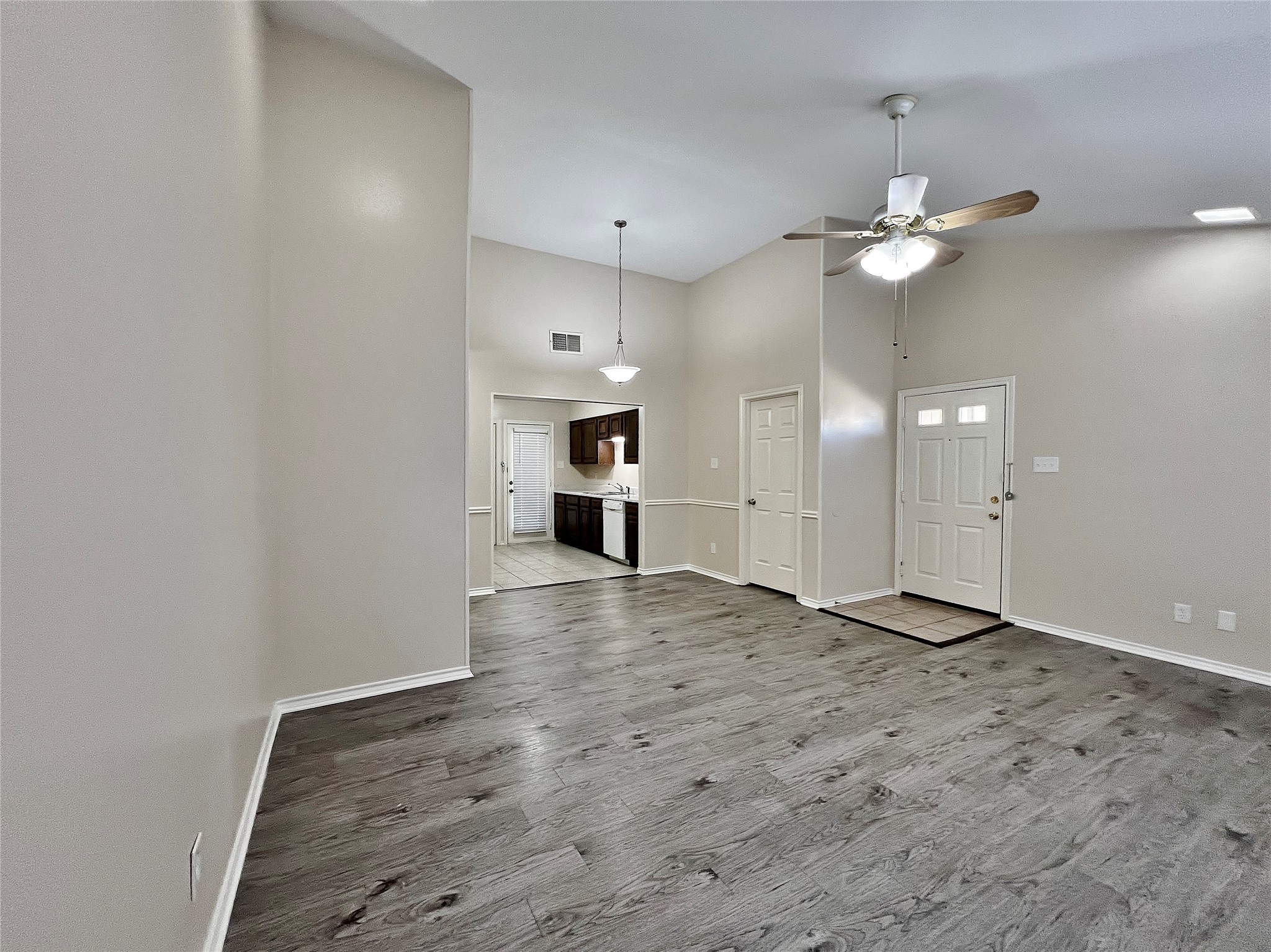 717 Hillcrest Court