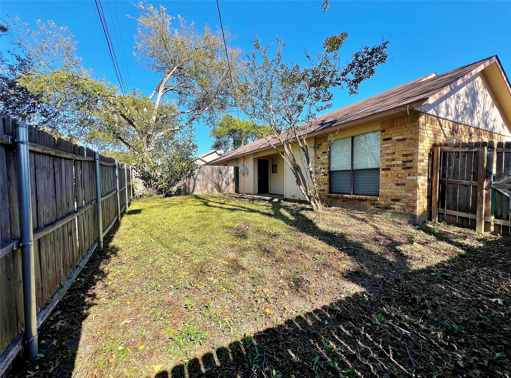 717 Hillcrest Court