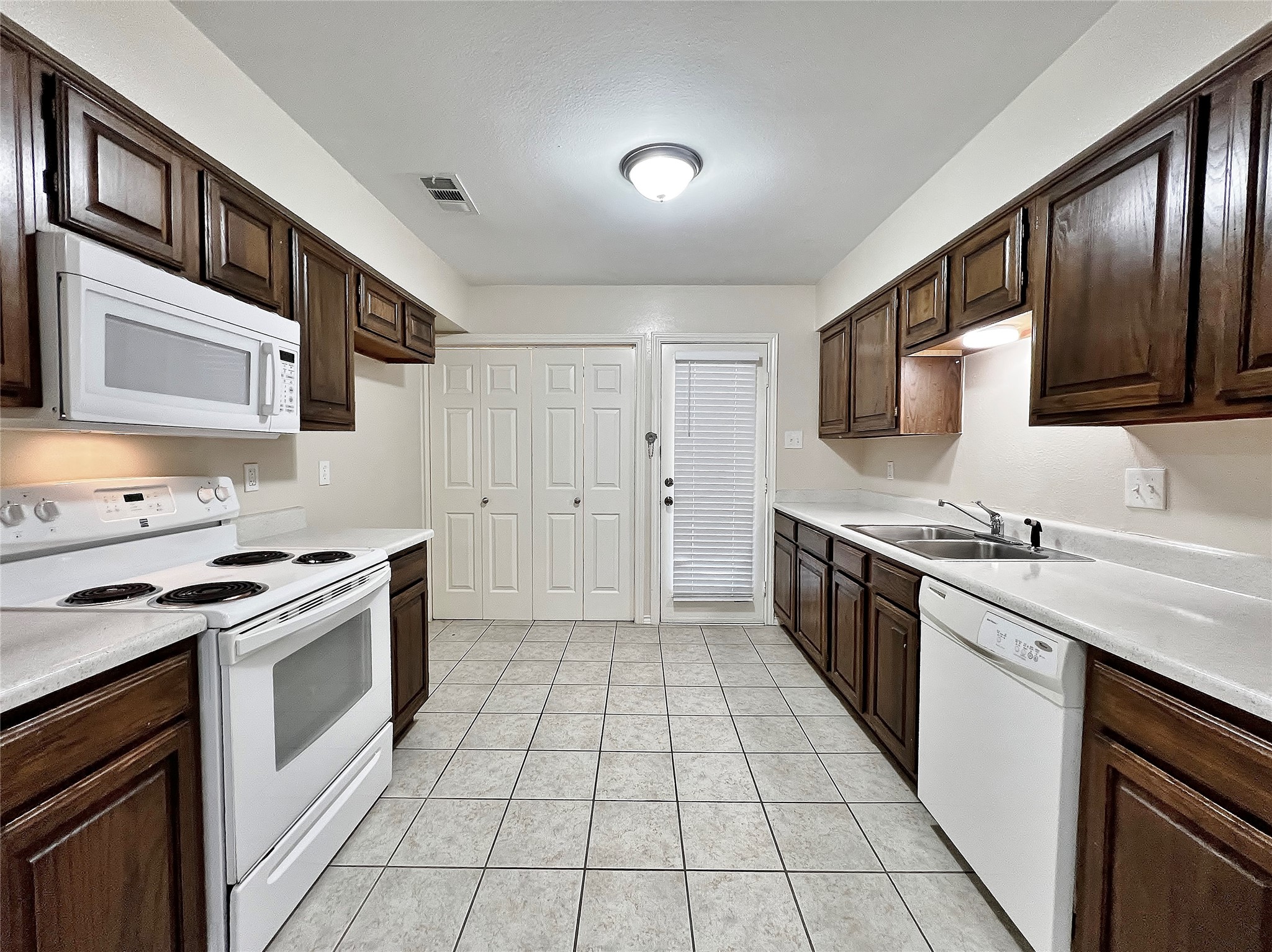 717 Hillcrest Court