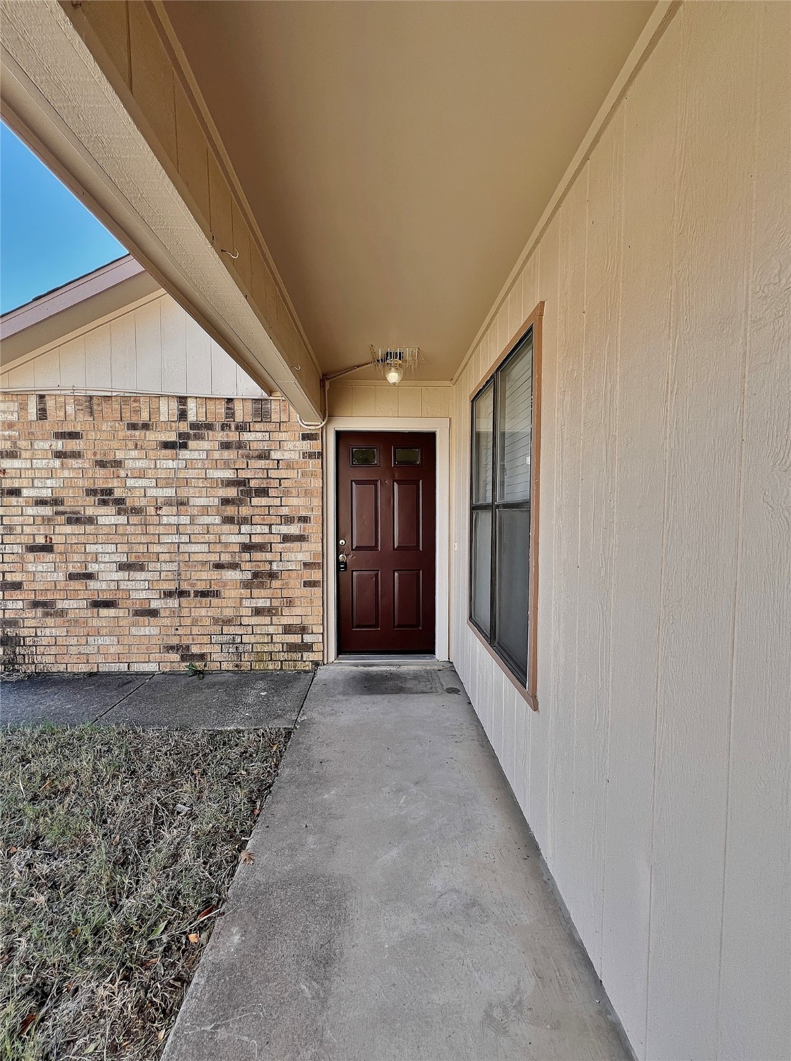 717 Hillcrest Court
