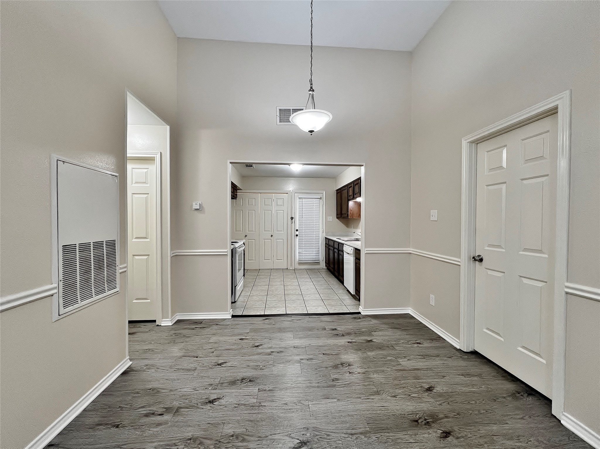 717 Hillcrest Court