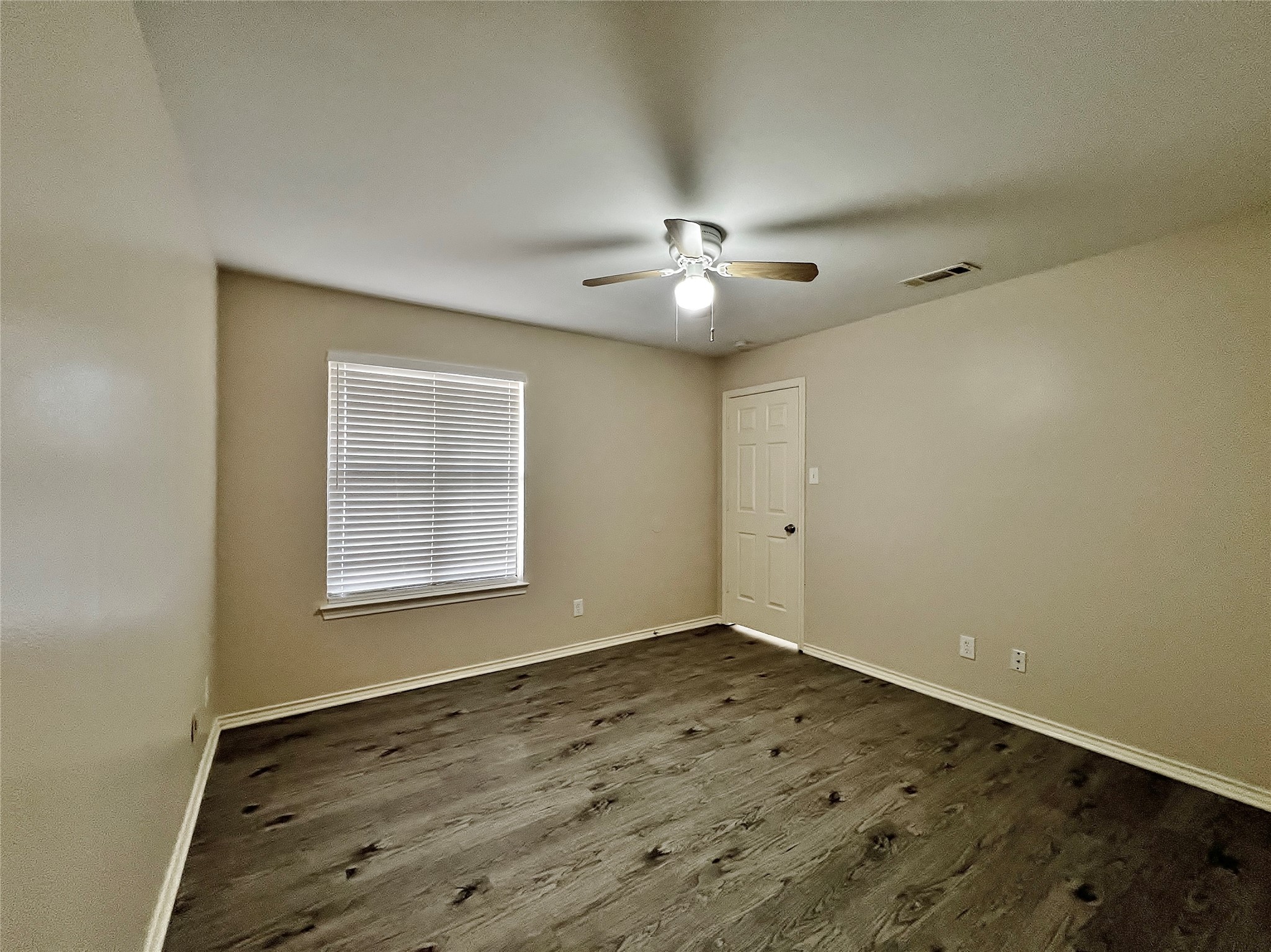 717 Hillcrest Court