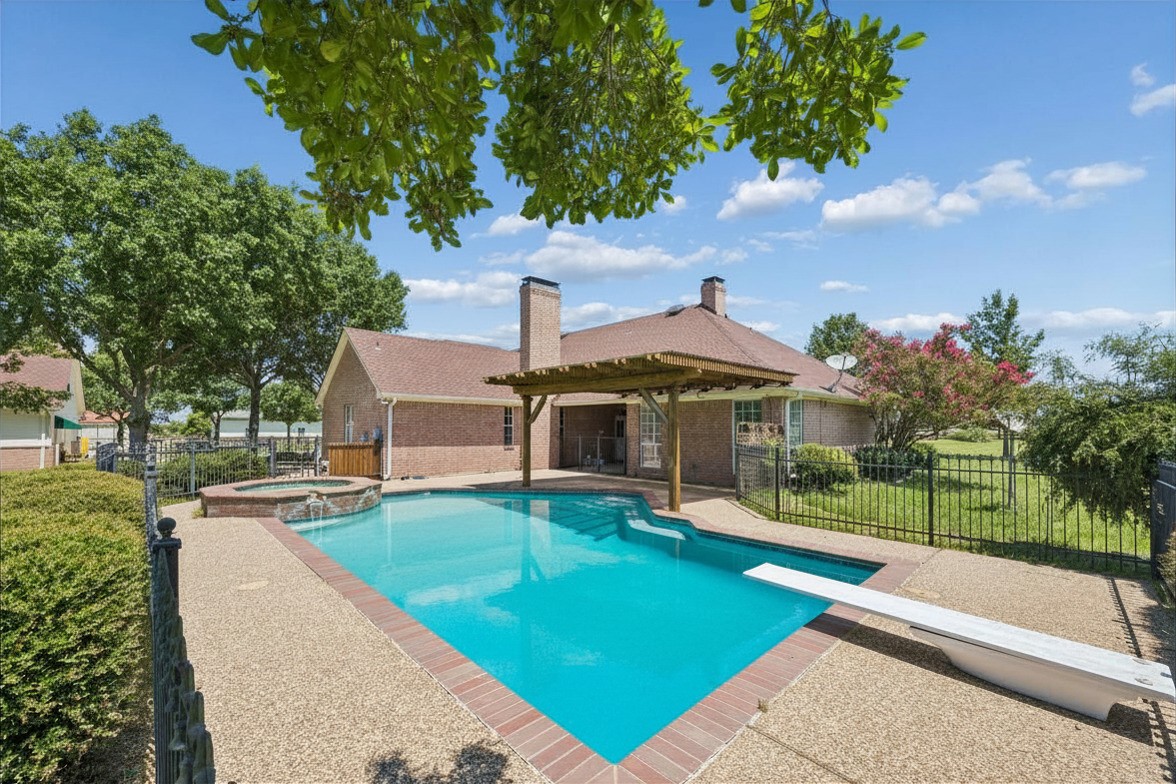 2176 English Road