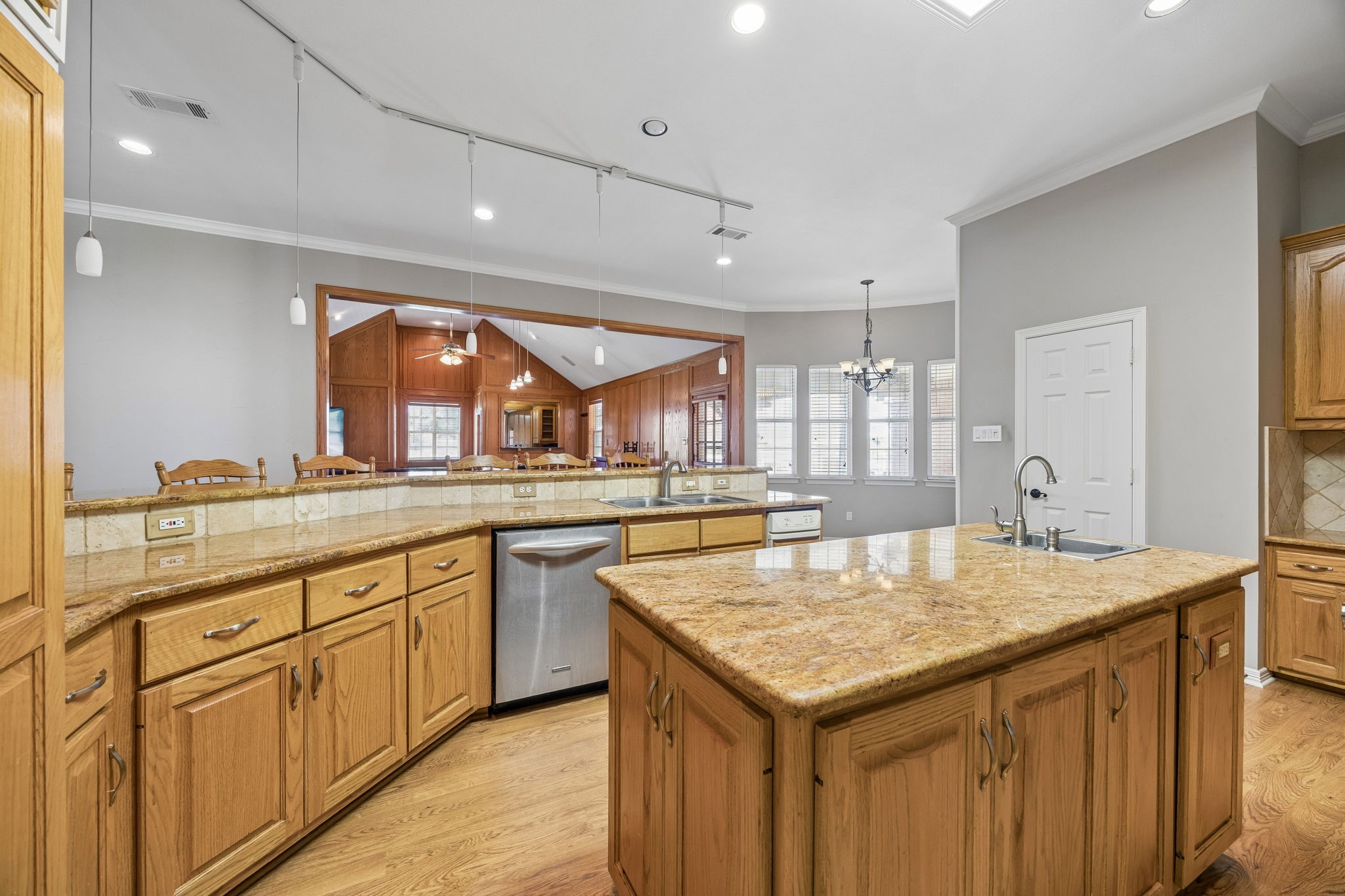 2176 English Road