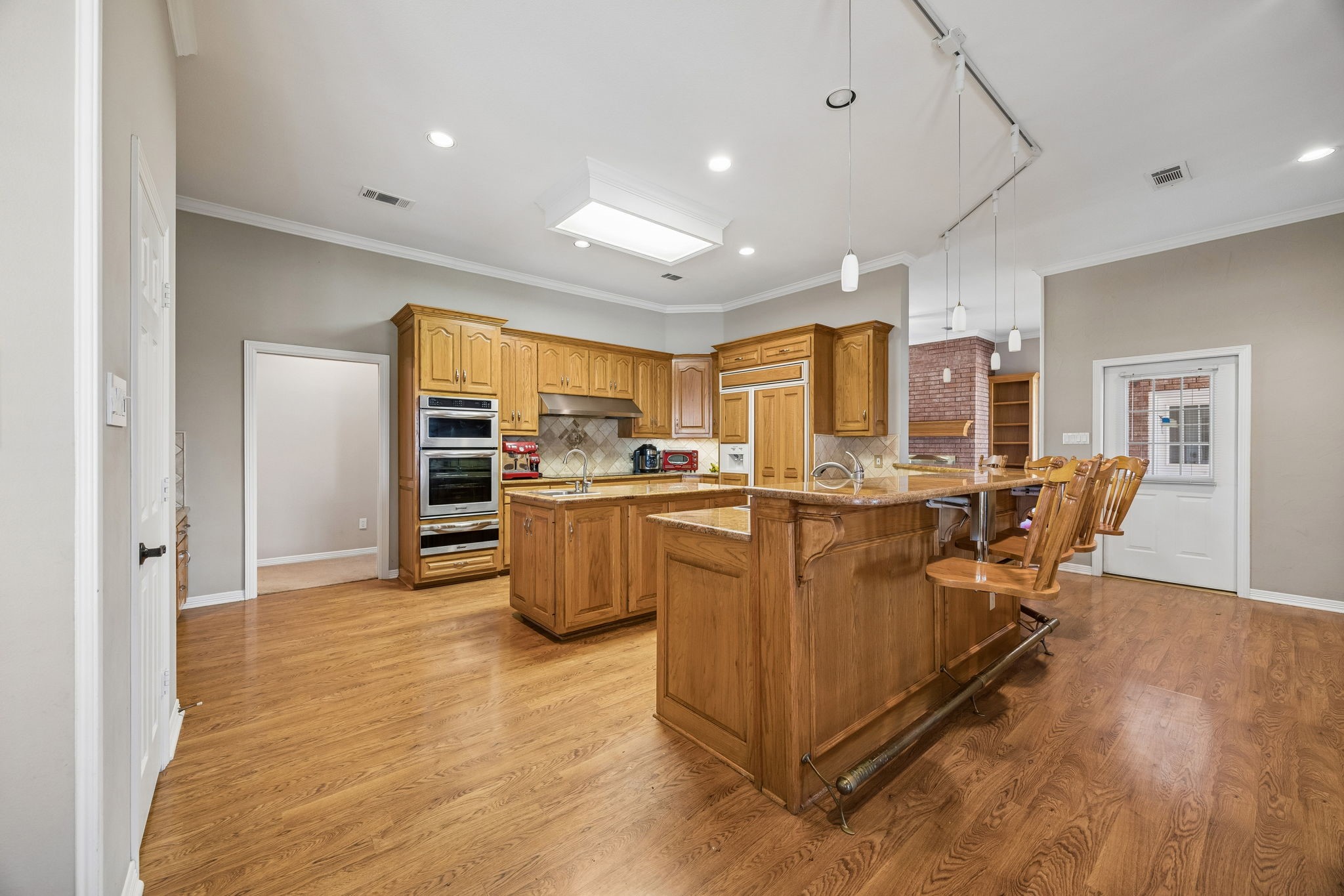 2176 English Road