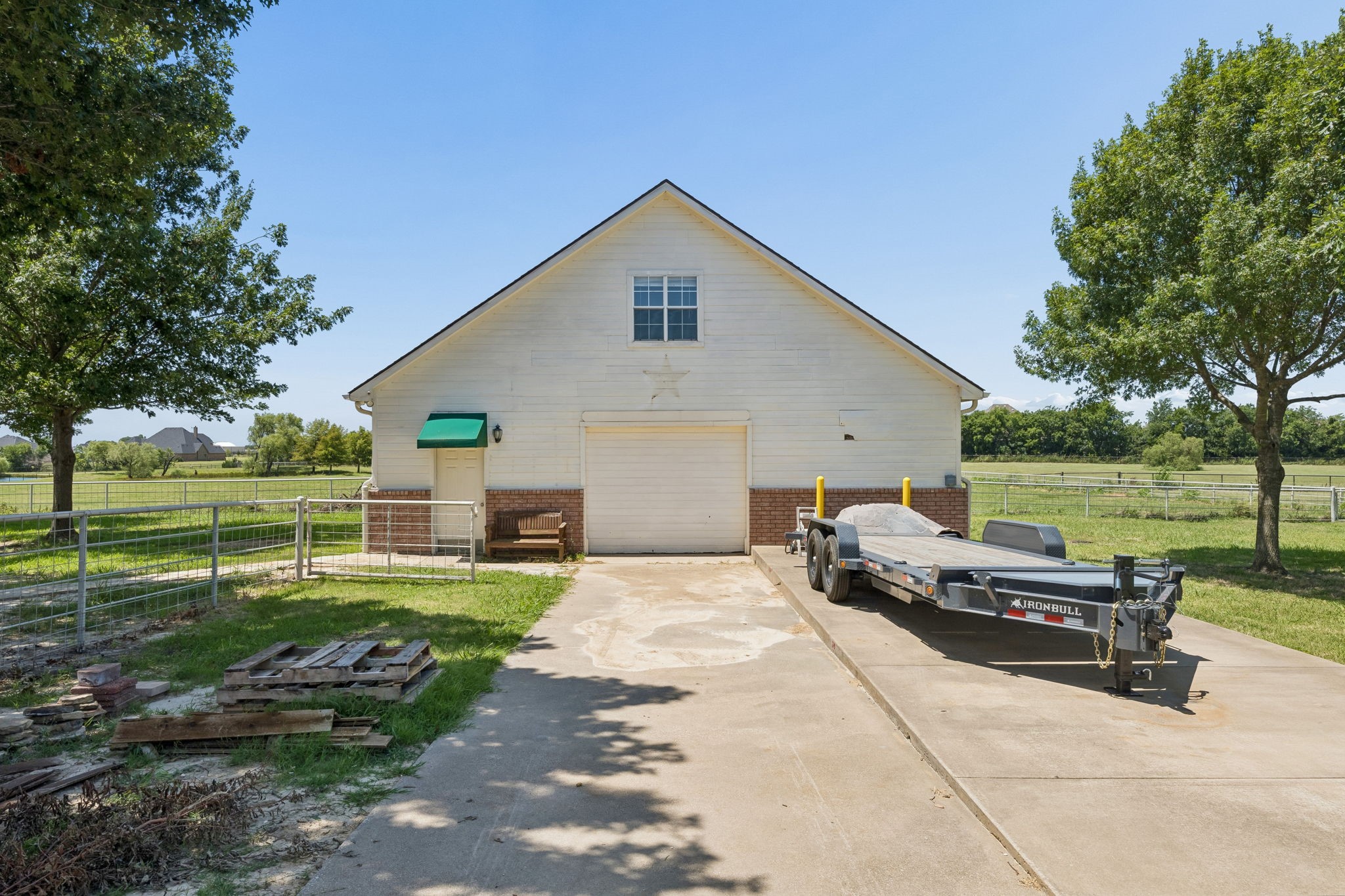 2176 English Road